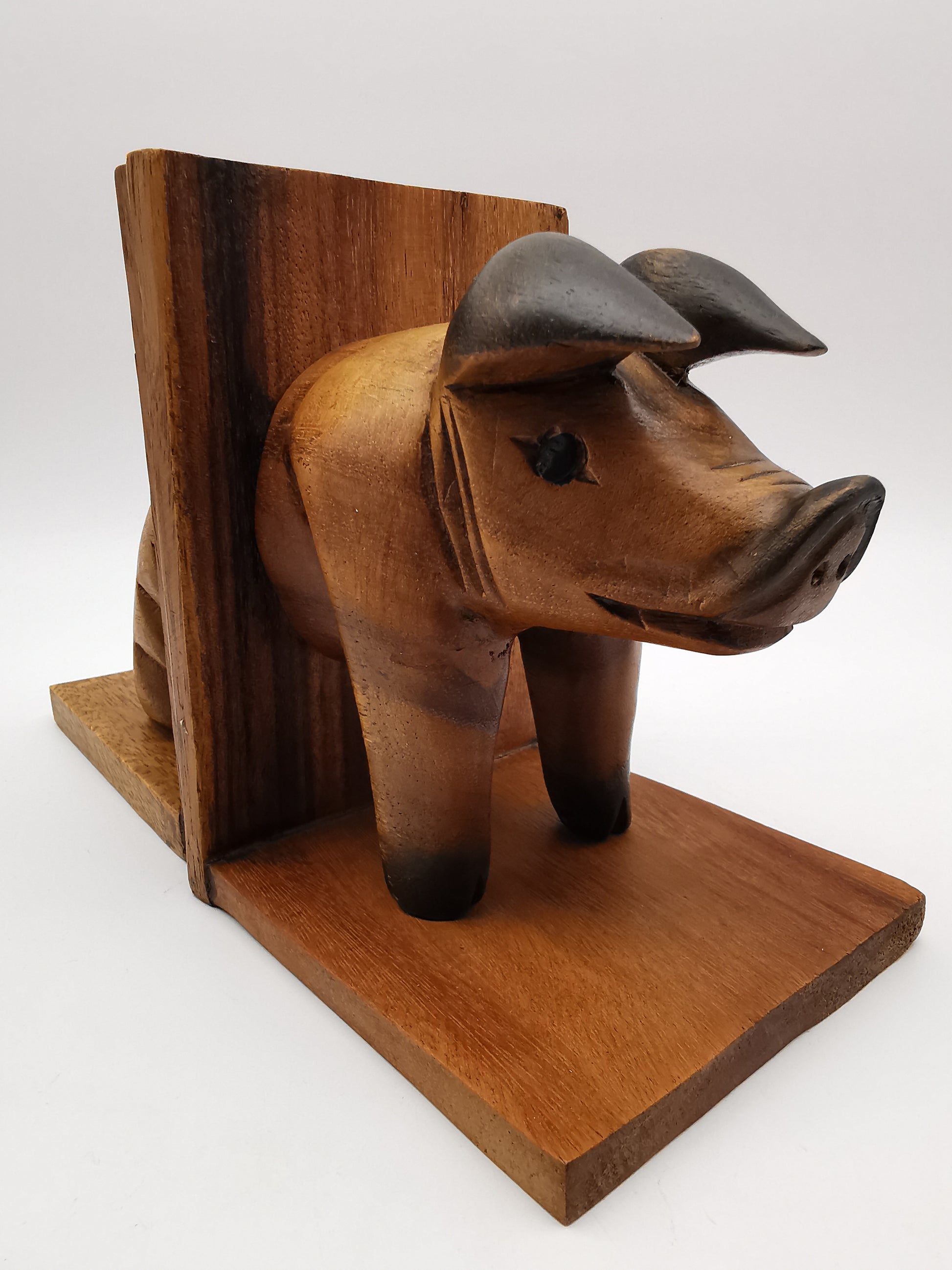 Vintage Hand-Carved Wooden Pig Bookends – Rustic Farmhouse Animal Shelf Decor
