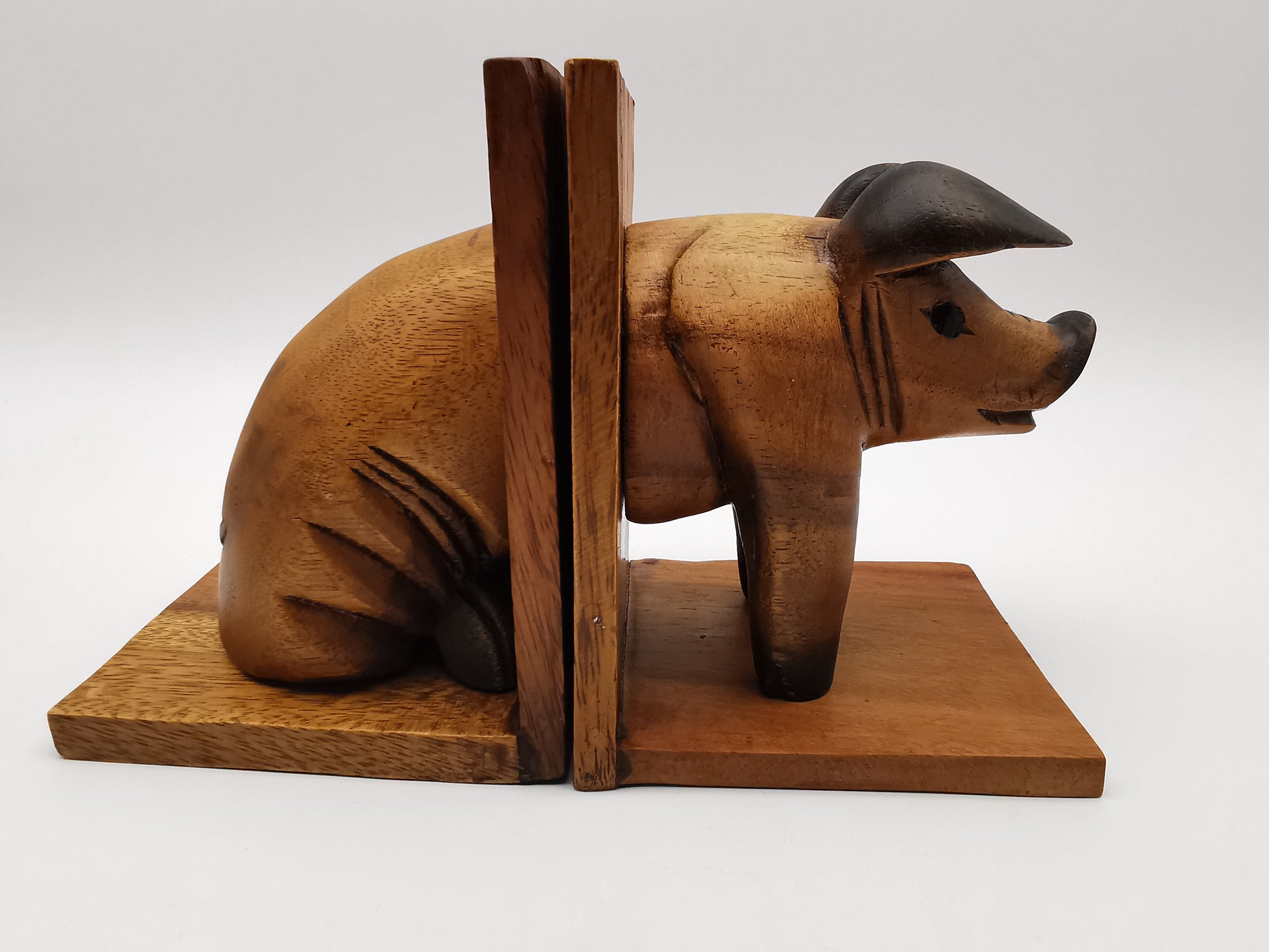 Vintage Hand-Carved Wooden Pig Bookends – Rustic Farmhouse Animal Shelf Decor