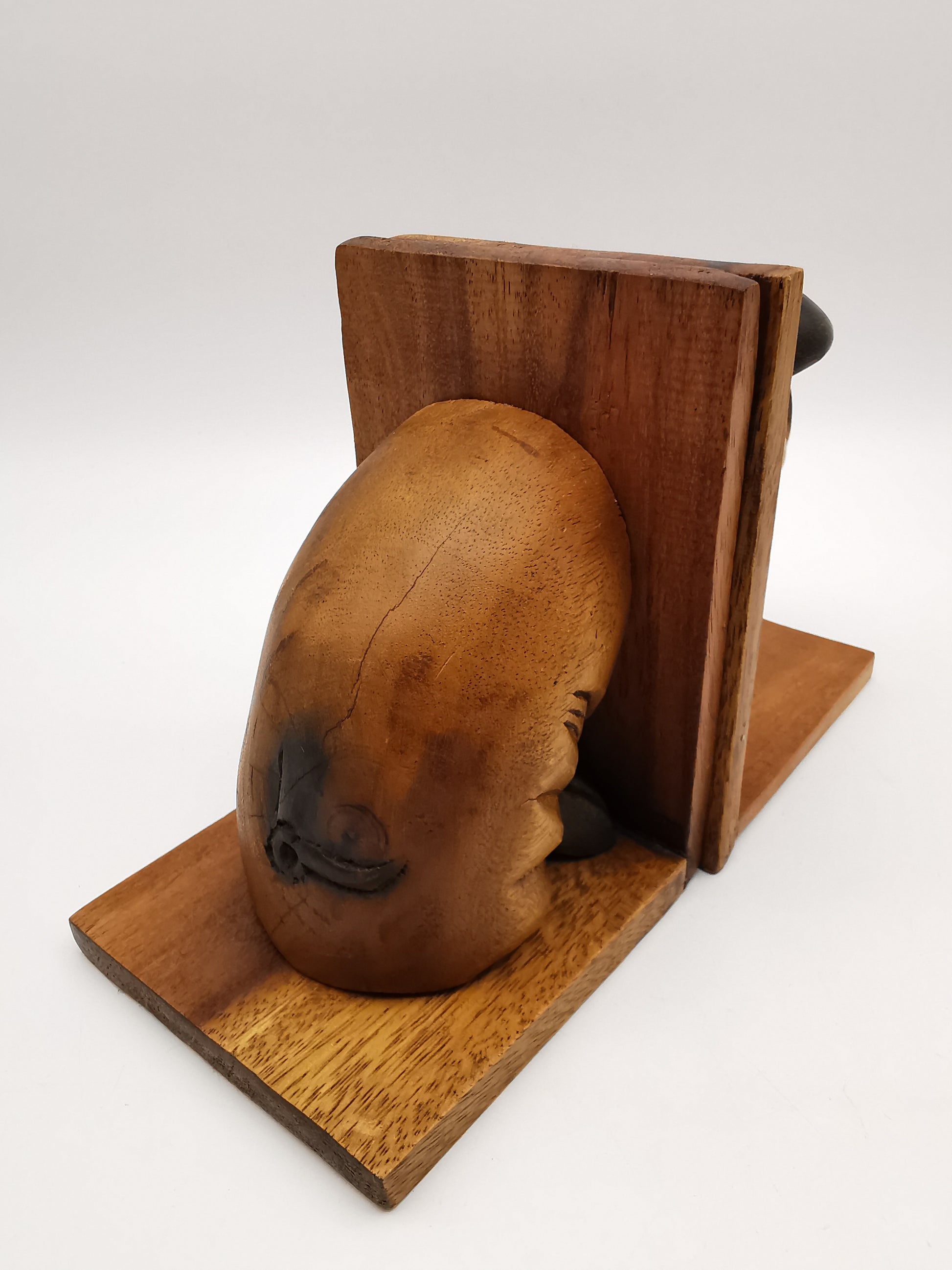 Vintage Hand-Carved Wooden Pig Bookends – Rustic Farmhouse Animal Shelf Decor
