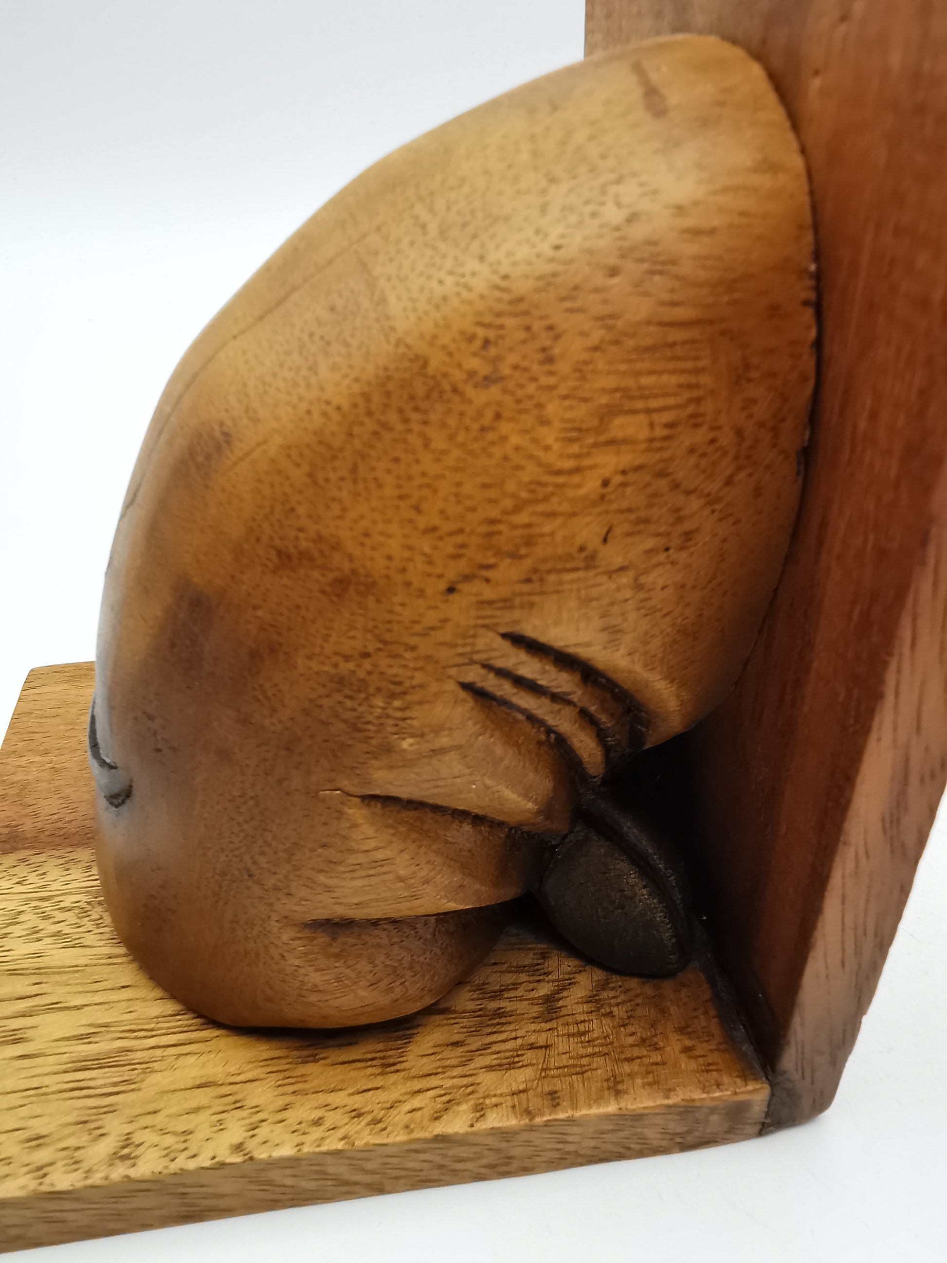 Vintage Hand-Carved Wooden Pig Bookends – Rustic Farmhouse Animal Shelf Decor