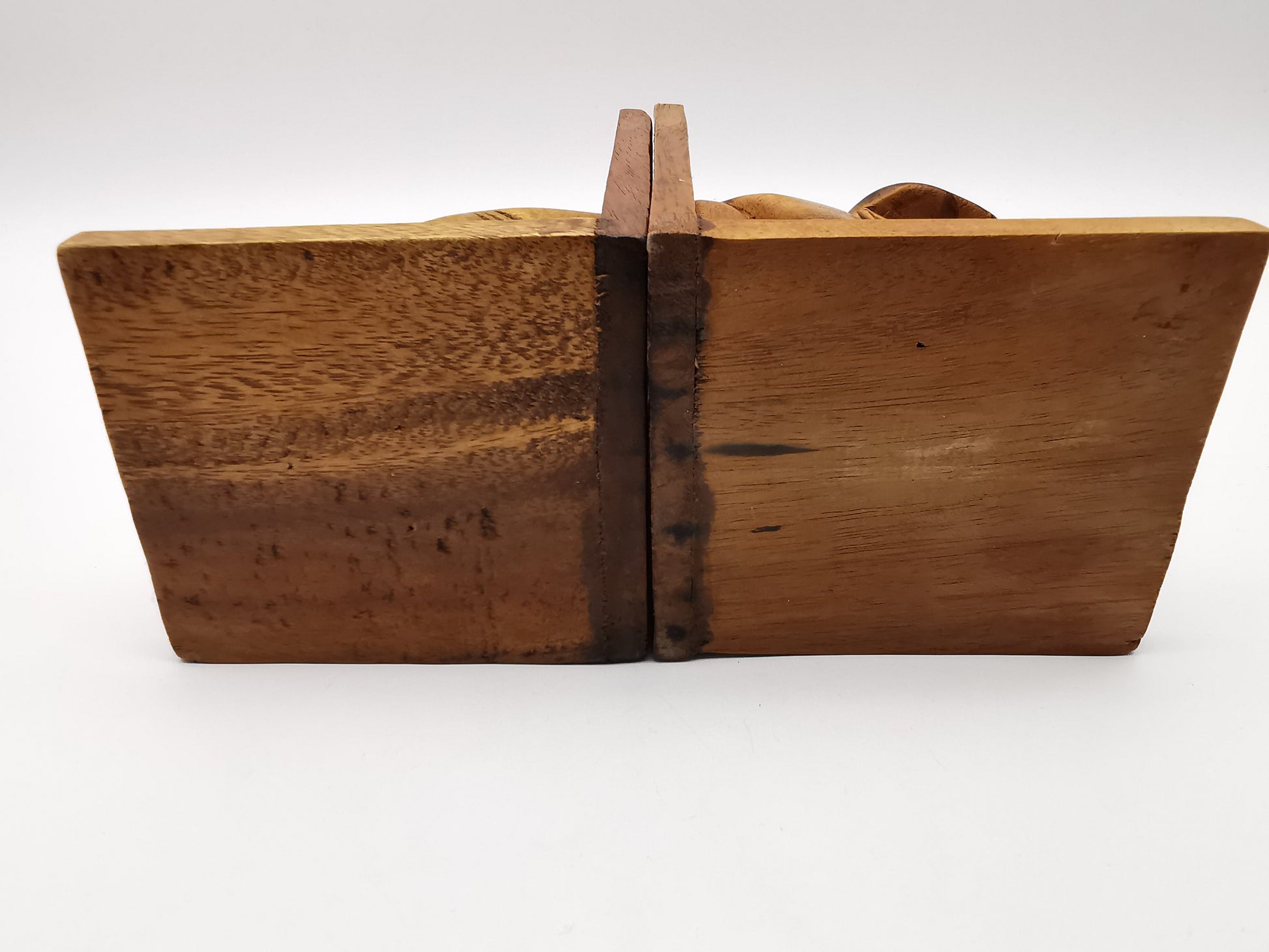 Vintage Hand-Carved Wooden Pig Bookends – Rustic Farmhouse Animal Shelf Decor