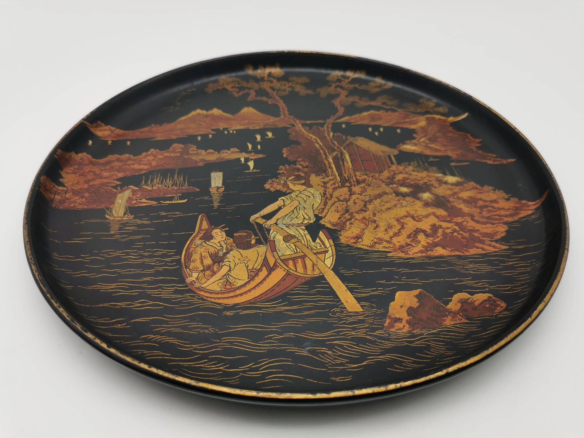 Antique Late Meiji Period Lacquerware Tray - Maki-e Gold Landscape