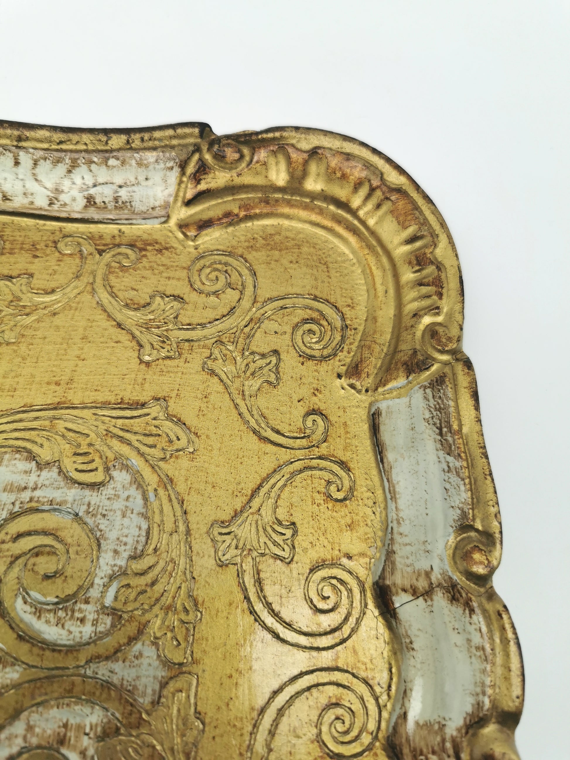 Vintage Italian Florentine Gilded Serving Tray – Ornate Gold & Cream Scrollwork, Mid-Century