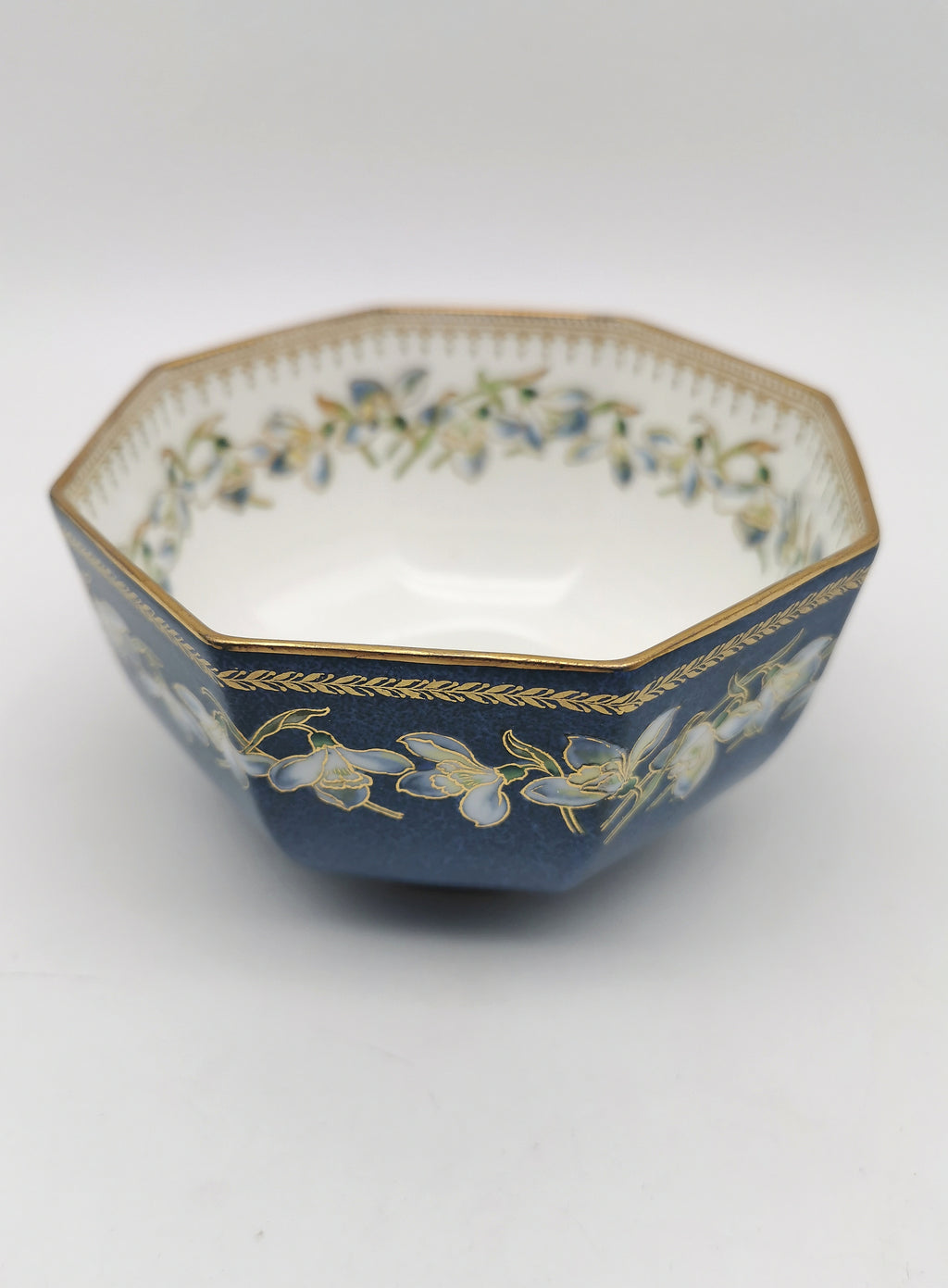1930s Wedgwood Octagonal Snowdrops Powder Blue Lustre Bowl - James Hodgkiss design, Pattern Z5175