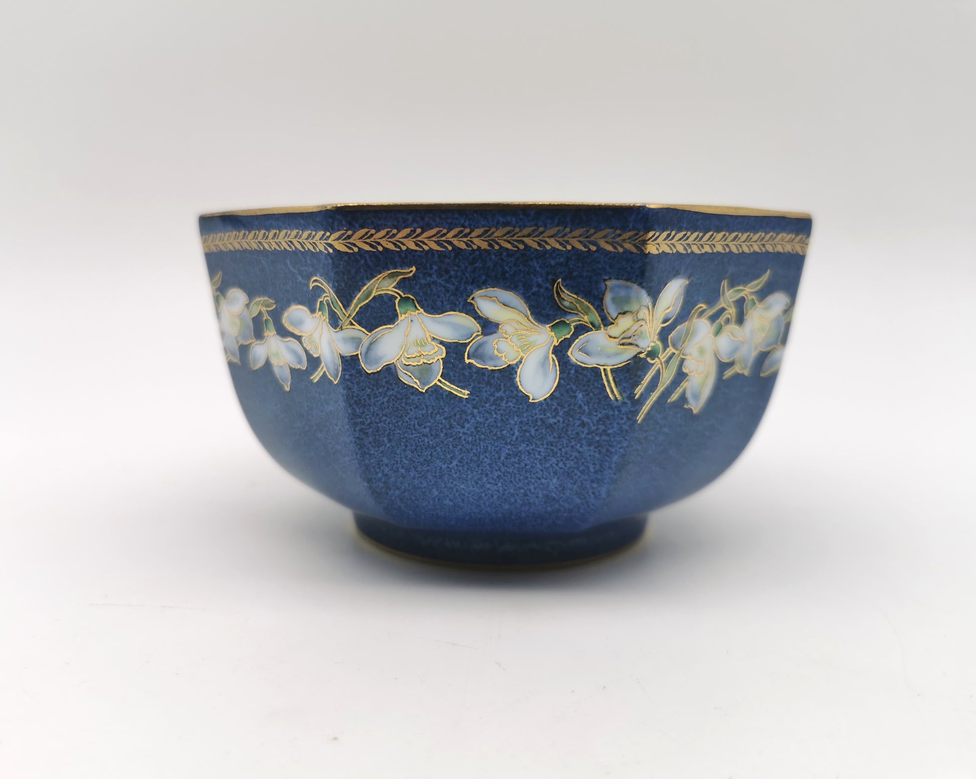 1930s Wedgwood Octagonal Snowdrops Powder Blue Lustre Bowl - James Hodgkiss design, Pattern Z5175