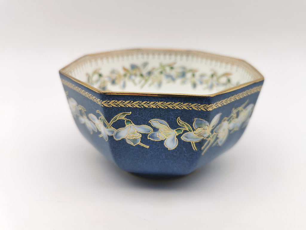 1930s Wedgwood Octagonal Snowdrops Powder Blue Lustre Bowl - James Hodgkiss design, Pattern Z5175