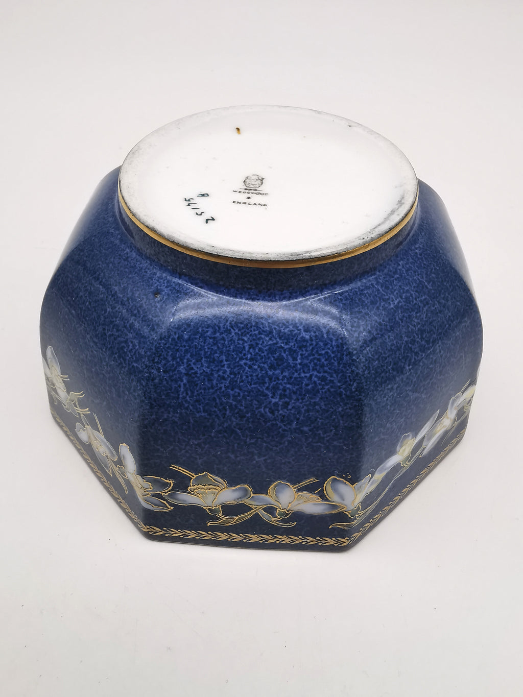 1930s Wedgwood Octagonal Snowdrops Powder Blue Lustre Bowl - James Hodgkiss design, Pattern Z5175