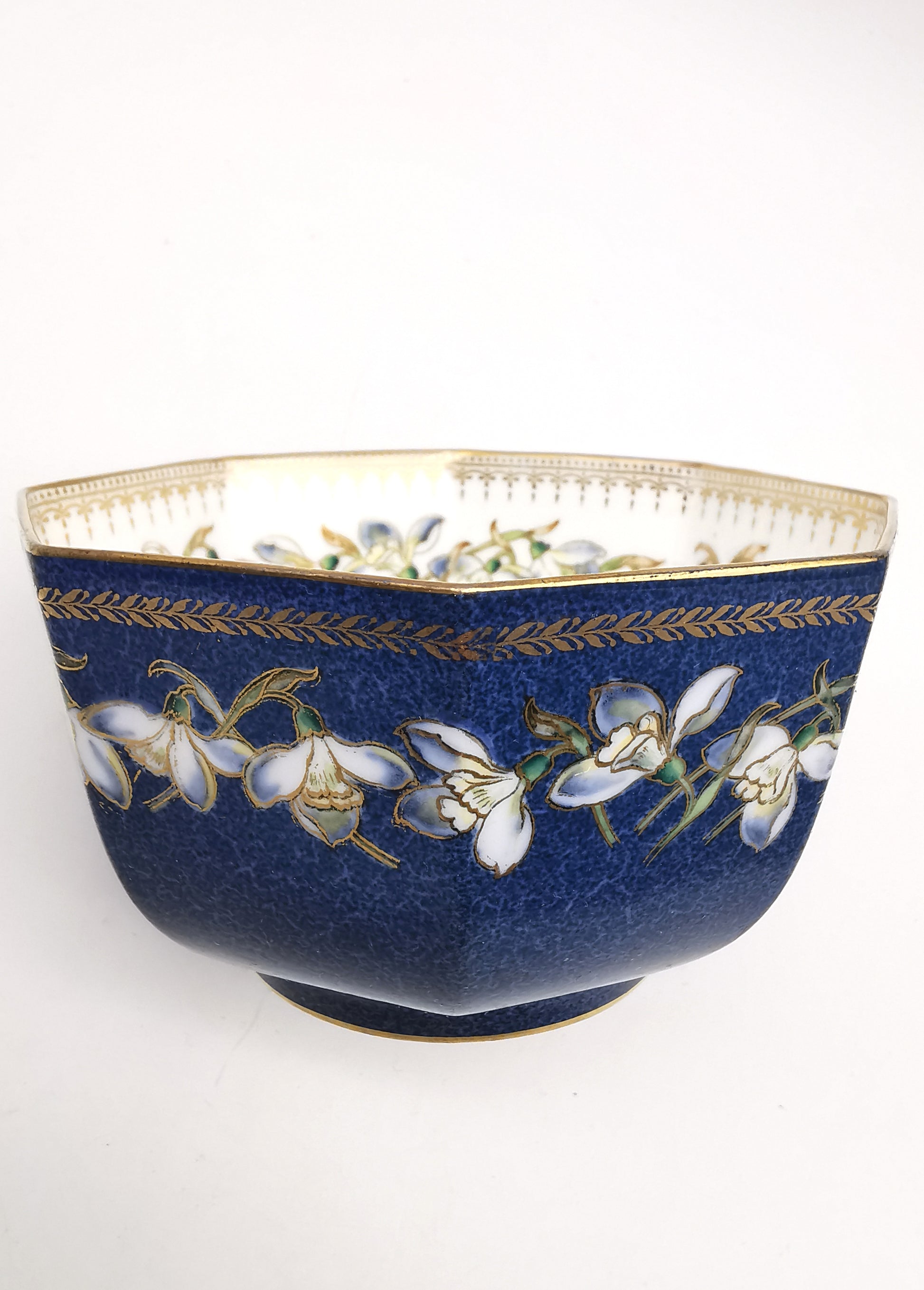 1930s Wedgwood Octagonal Snowdrops Powder Blue Lustre Bowl - James Hodgkiss design, Pattern Z5175