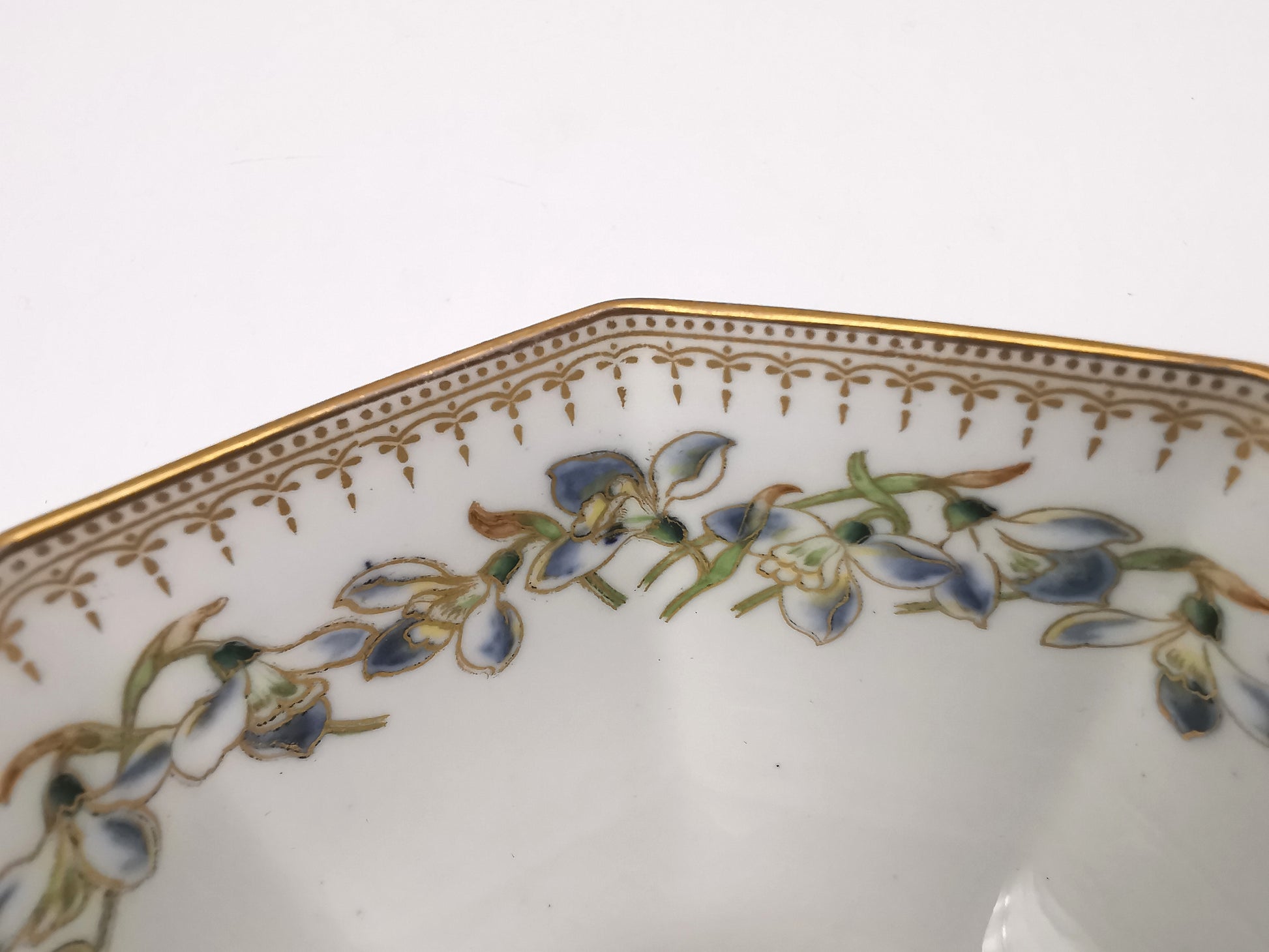1930s Wedgwood Octagonal Snowdrops Powder Blue Lustre Bowl - James Hodgkiss design, Pattern Z5175