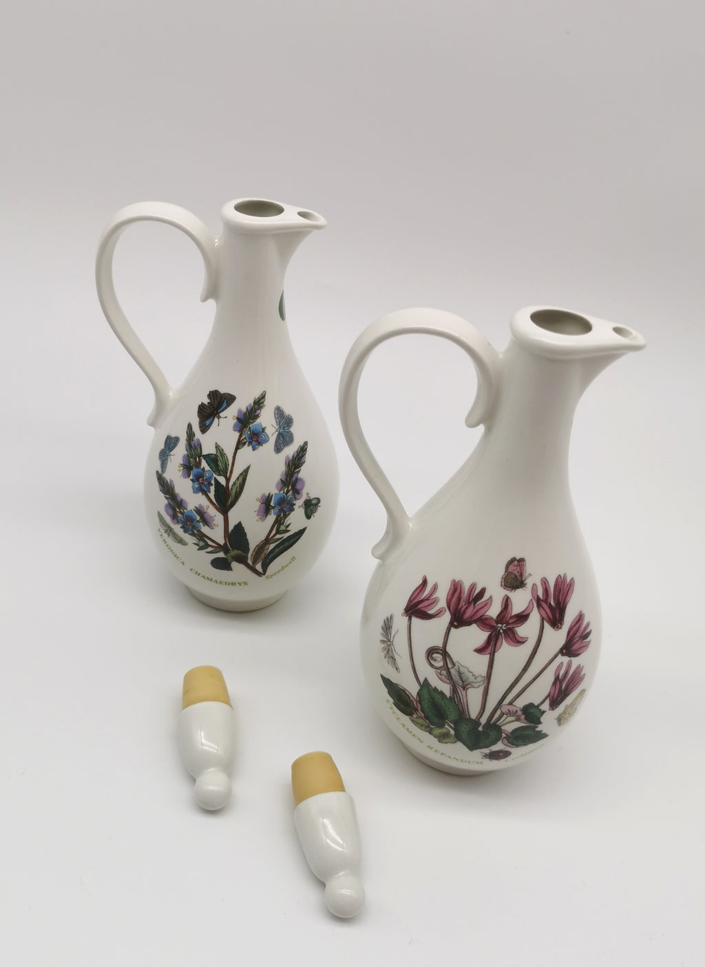 Portmeirion Botanic Garden Oil & Vinegar Cruet Set with "O" & "V" Lettering