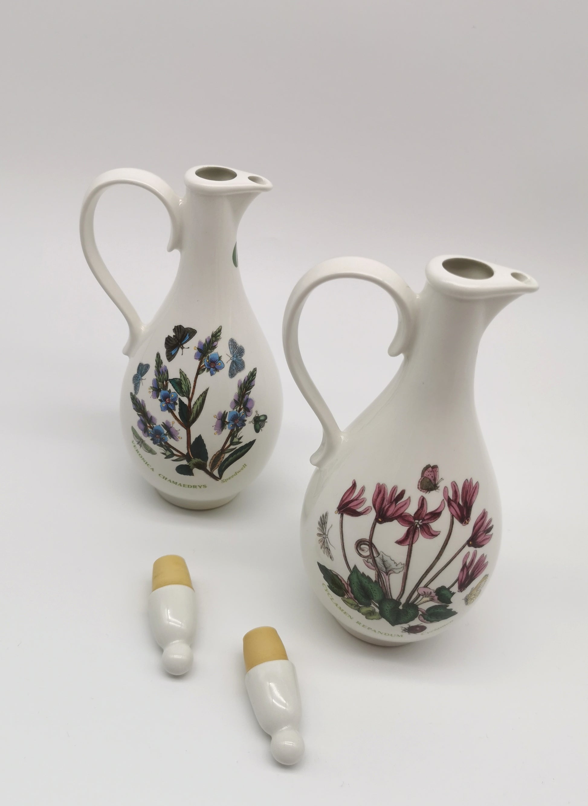 Portmeirion Botanic Garden Oil & Vinegar Cruet Set with "O" & "V" Lettering