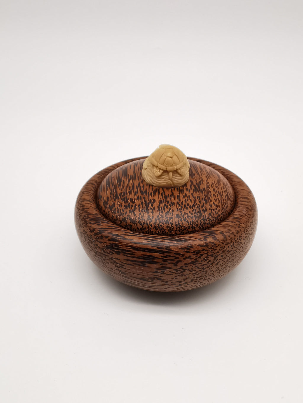 Vintage Hand-Carved Coconut Palm Wood Trinket Box –  Turtle Finial