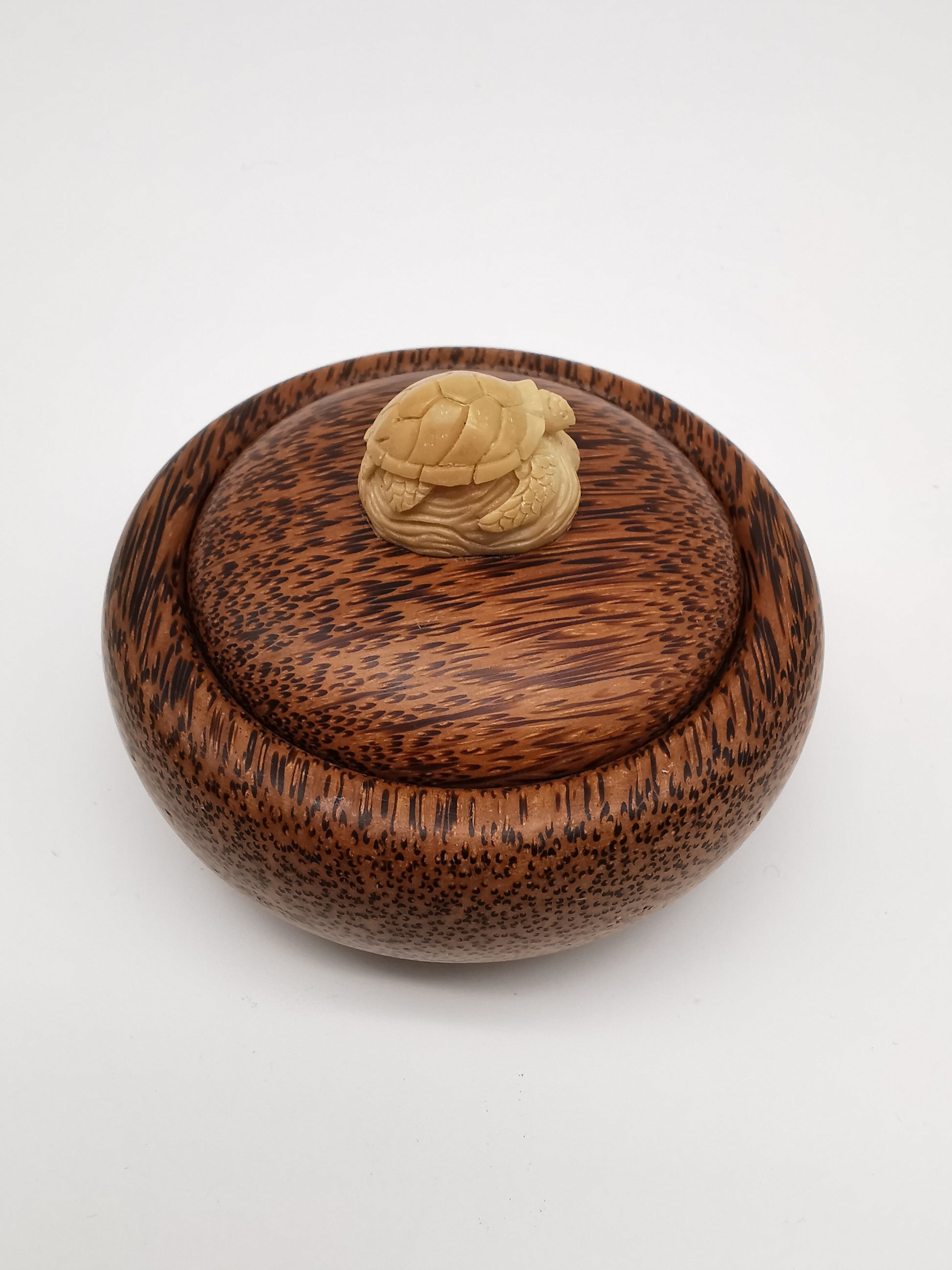 Vintage Hand-Carved Coconut Palm Wood Trinket Box –  Turtle Finial