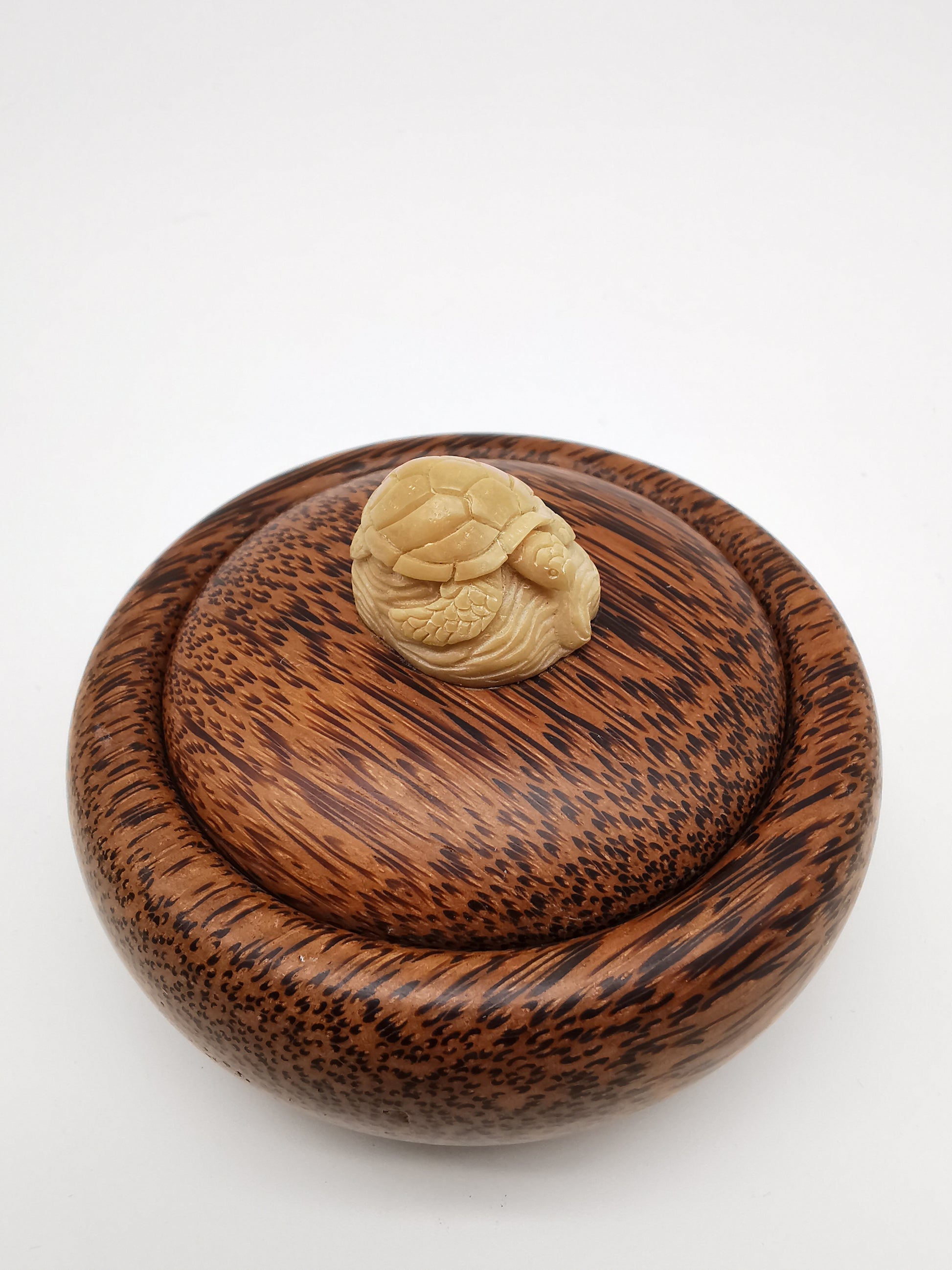 Vintage Hand-Carved Coconut Palm Wood Trinket Box –  Turtle Finial
