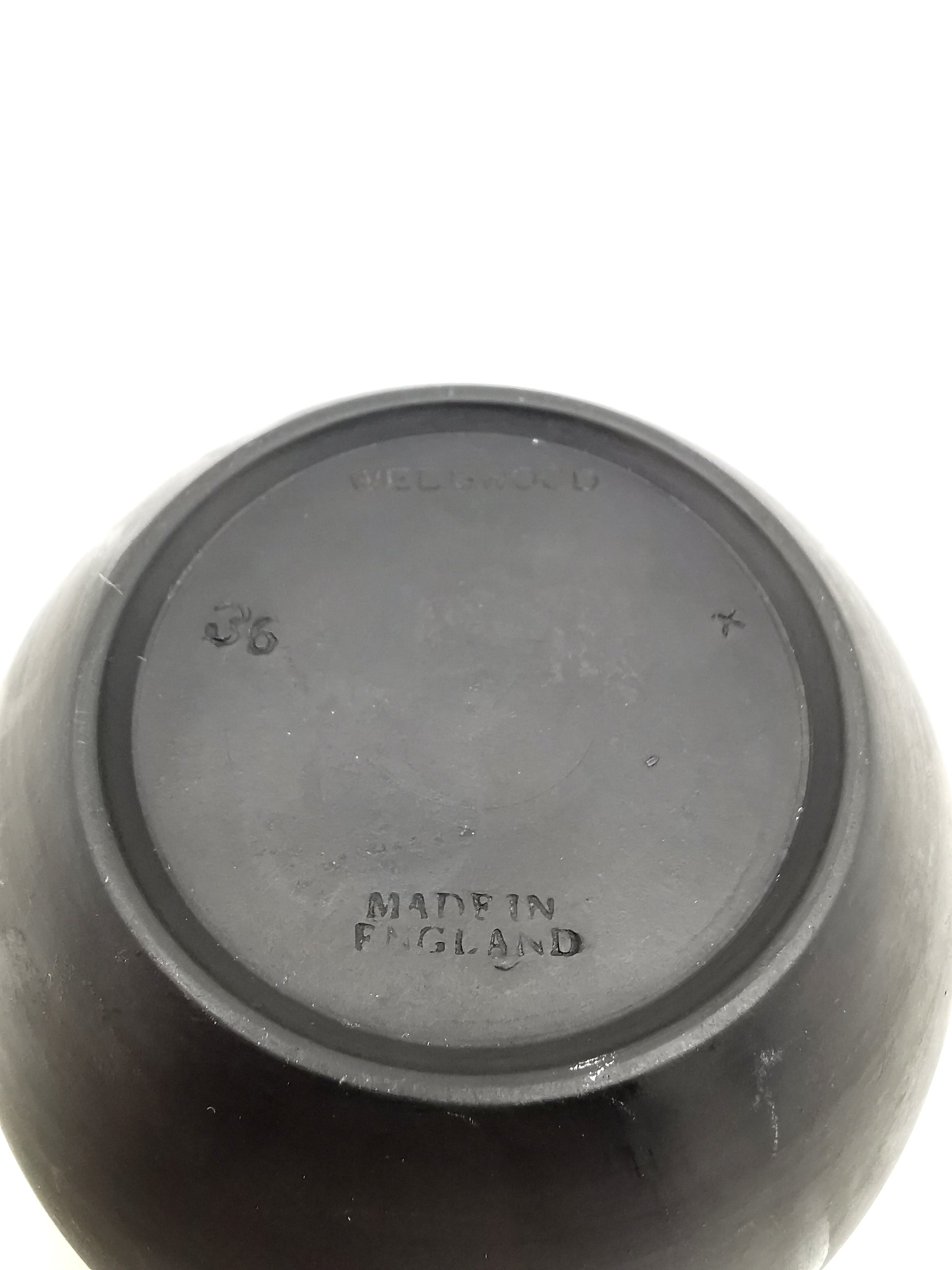 1936 Wedgwood Black Basalt Bowl – Vintage Art Deco Matte Stoneware