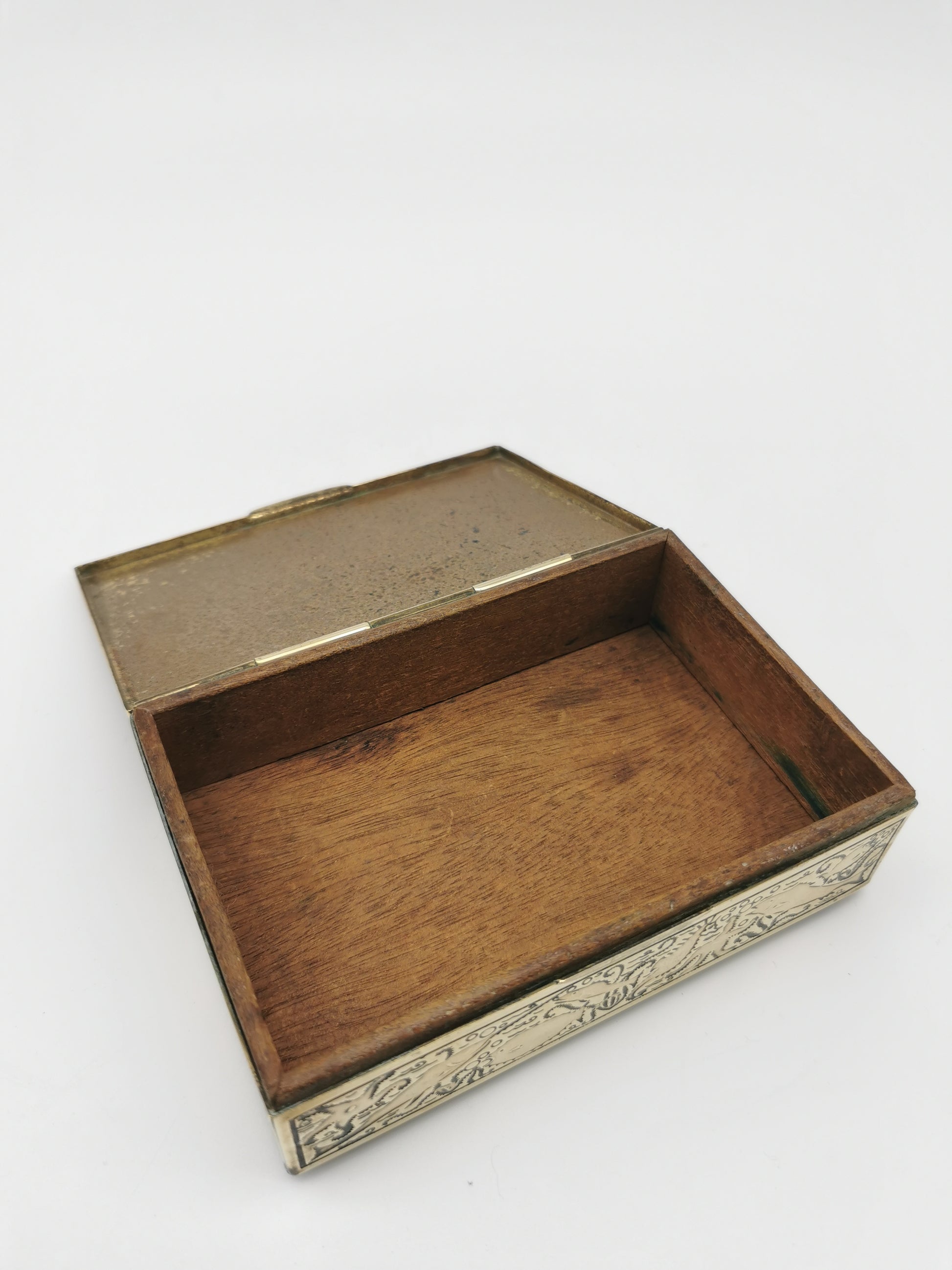 Vintage Brass Repoussé Mayflower Galleon Trinket Box Wood Lined Nautical/ Sea Creatures