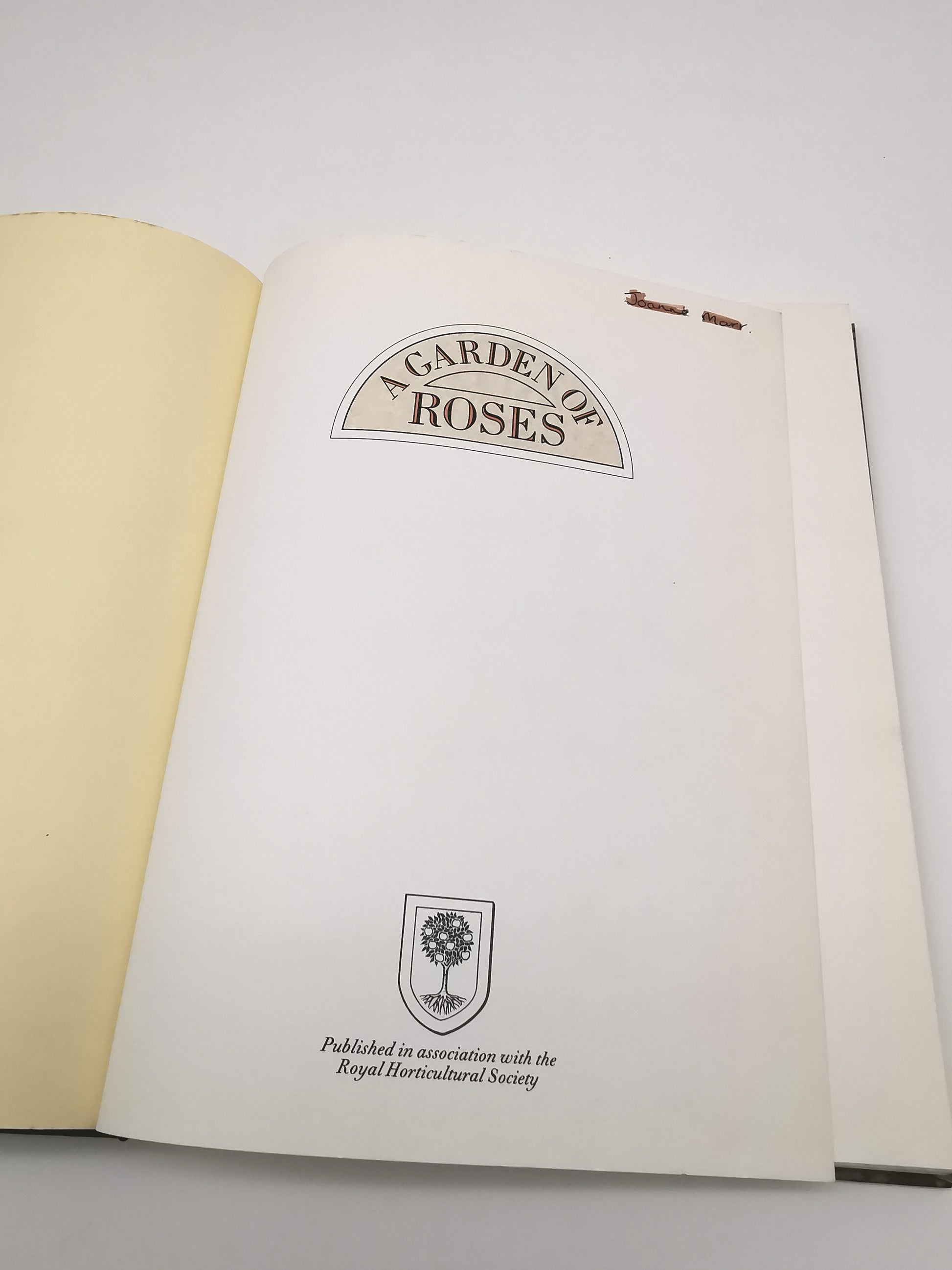 A Garden of Roses  - Alfred Parsons & Graham Stuart Thomas Vintage 1987 Hardback Book (First Edition)