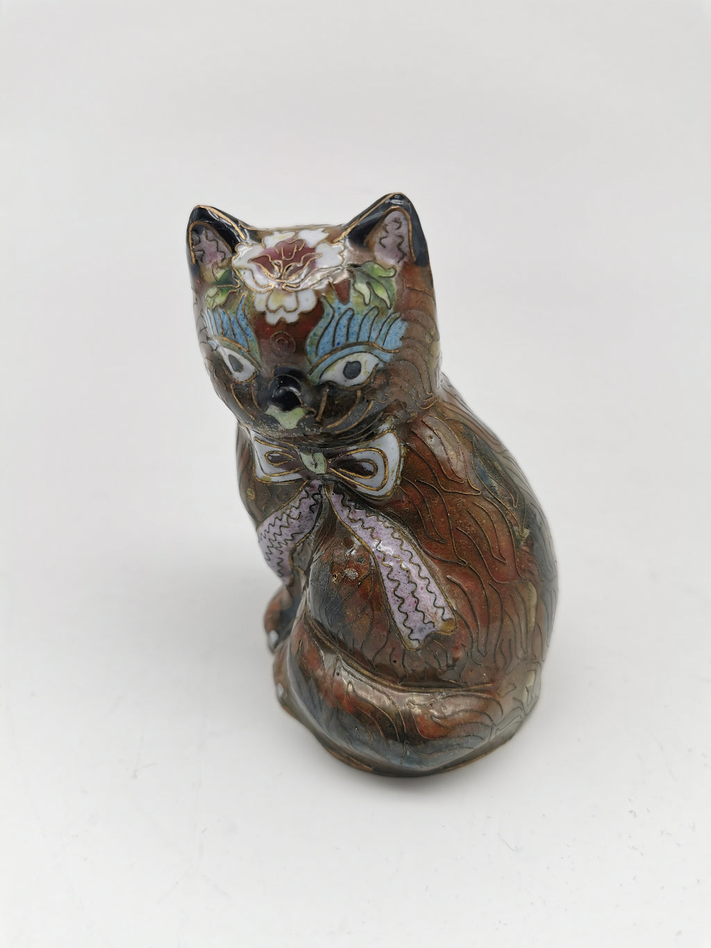 Vintage Chinese Cloisonné Cat Figurine – Handcrafted Enameled Brass Kitten, 11 cm tall