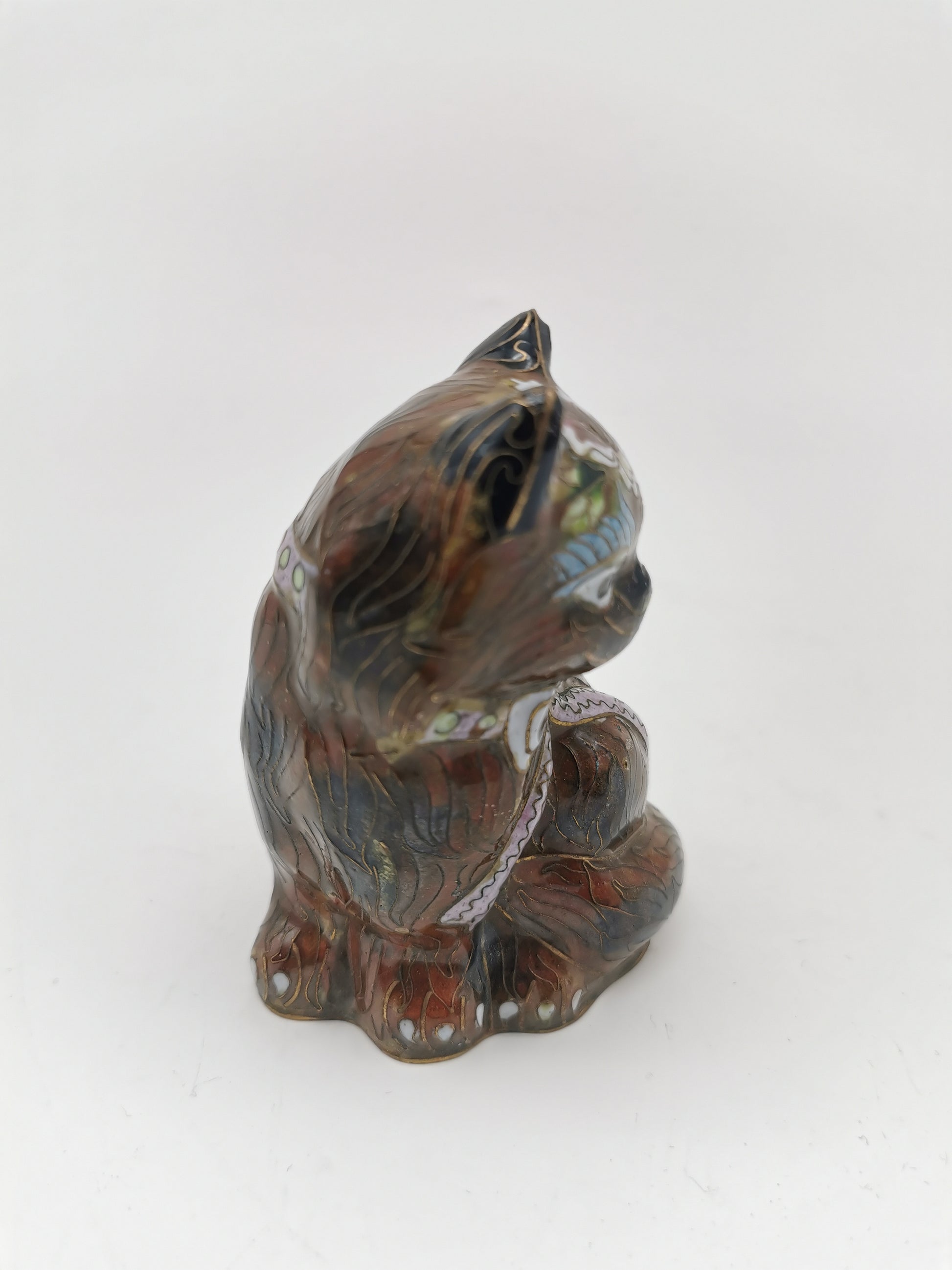 Vintage Chinese Cloisonné Cat Figurine – Handcrafted Enameled Brass Kitten, 11 cm tall