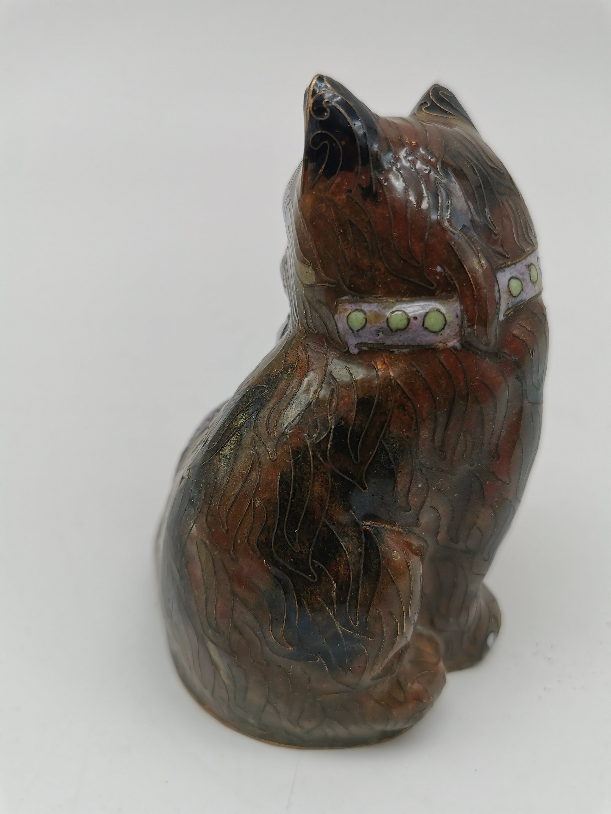 Vintage Chinese Cloisonné Cat Figurine – Handcrafted Enameled Brass Kitten, 11 cm tall