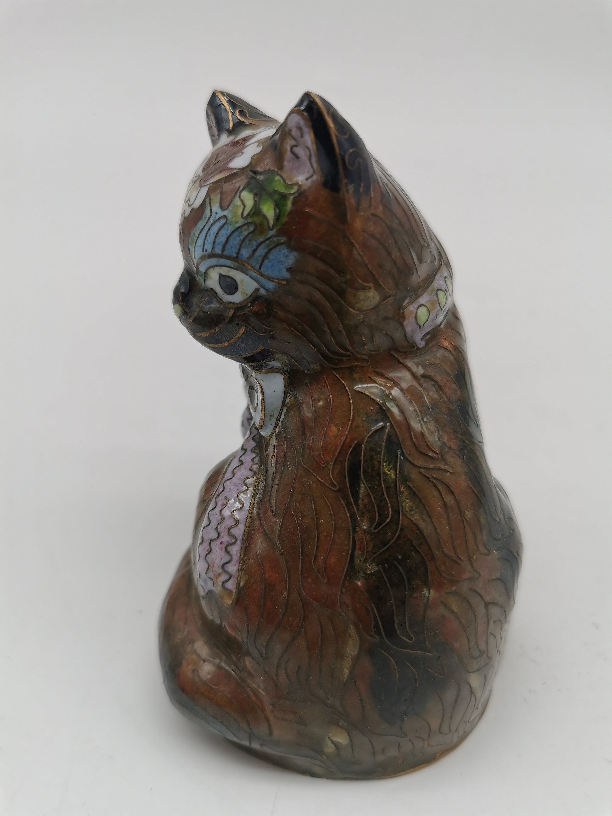 Vintage Chinese Cloisonné Cat Figurine – Handcrafted Enameled Brass Kitten, 11 cm tall