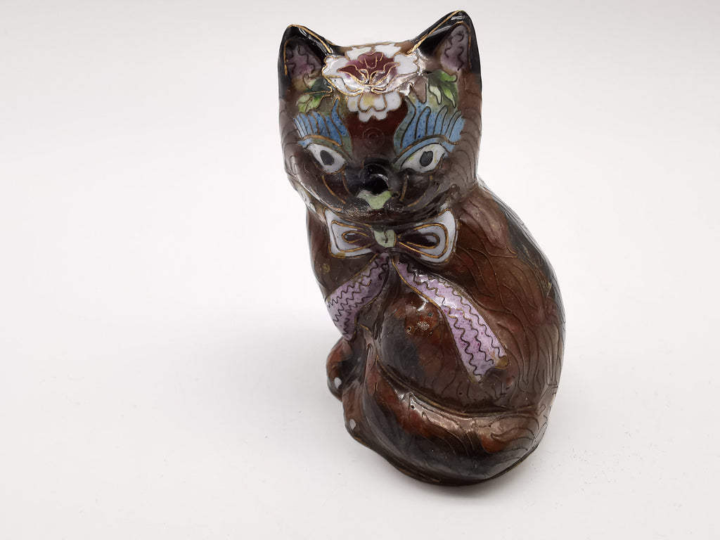Vintage Chinese Cloisonné Cat Figurine – Handcrafted Enameled Brass Kitten, 11 cm tall
