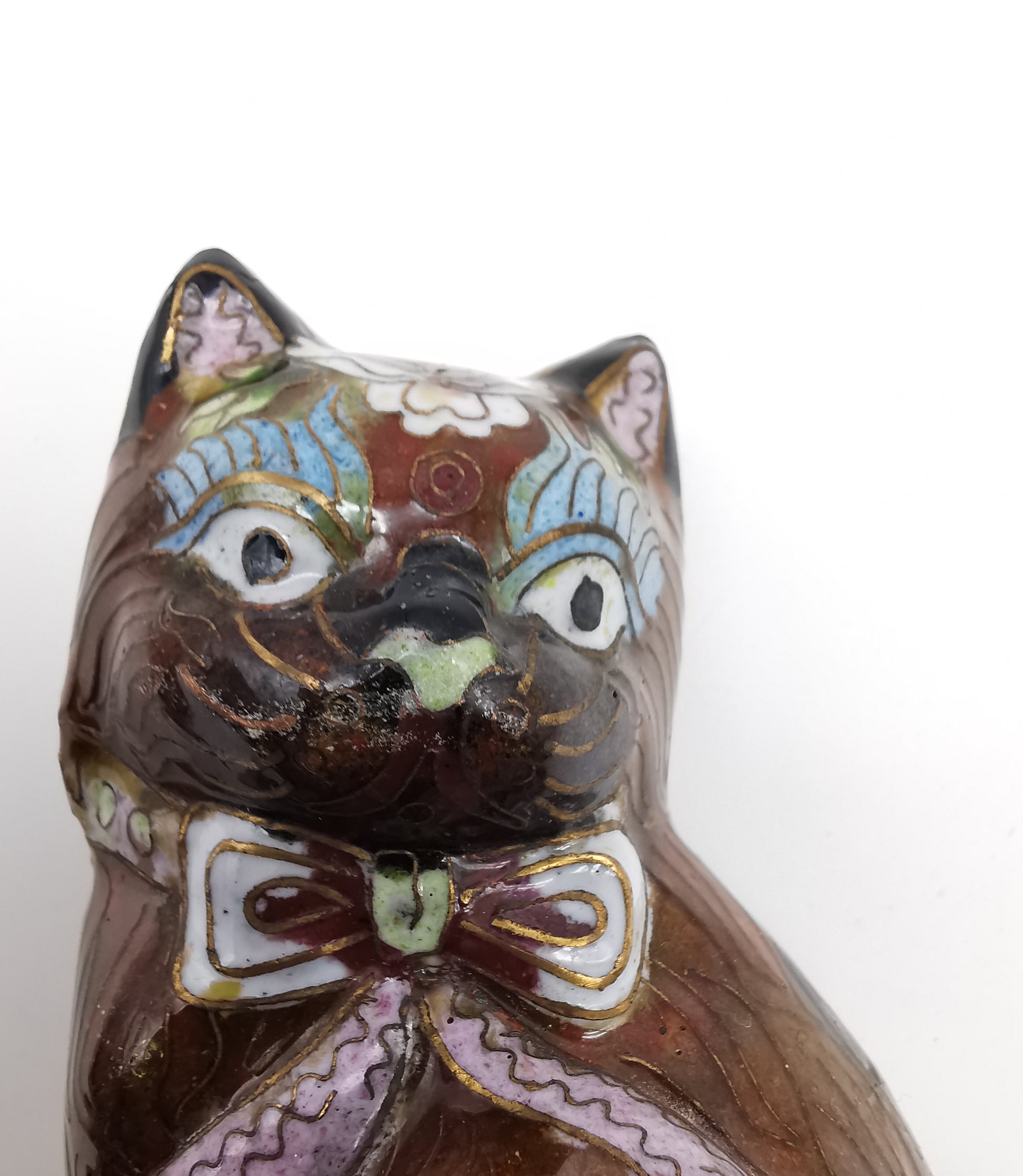 Vintage Chinese Cloisonné Cat Figurine – Handcrafted Enameled Brass Kitten, 11 cm tall