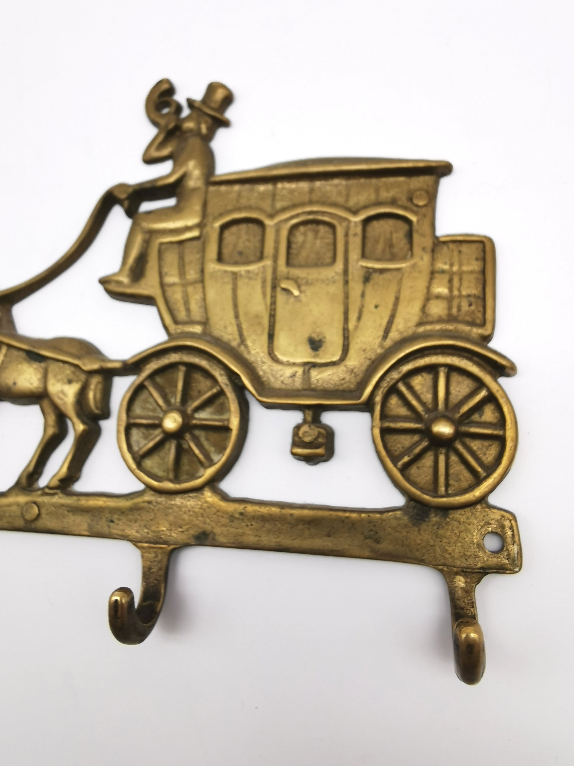 Vintage Solid Brass Horse and Carriage Wall Key Rack – 4-Hook Entryway Organizer