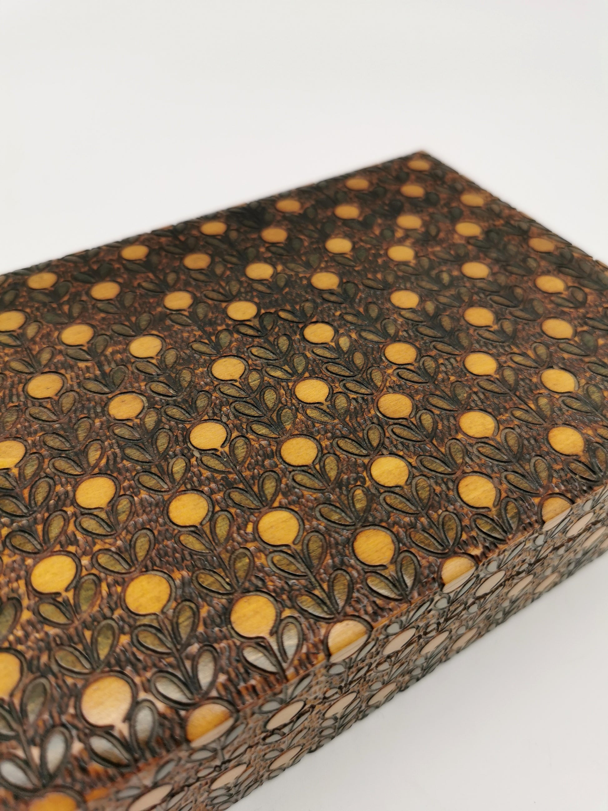 Vintage Mid-Century Pyrography Wooden Trinket Box - Stylised Floral Pattern