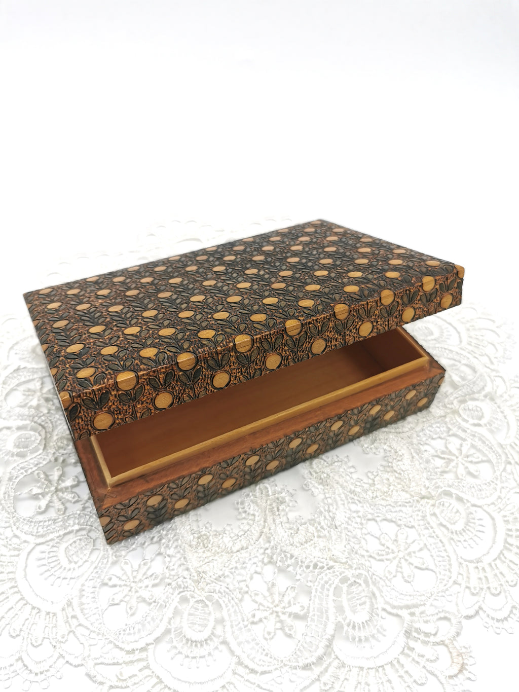 Vintage Mid-Century Pyrography Wooden Trinket Box - Stylised Floral Pattern