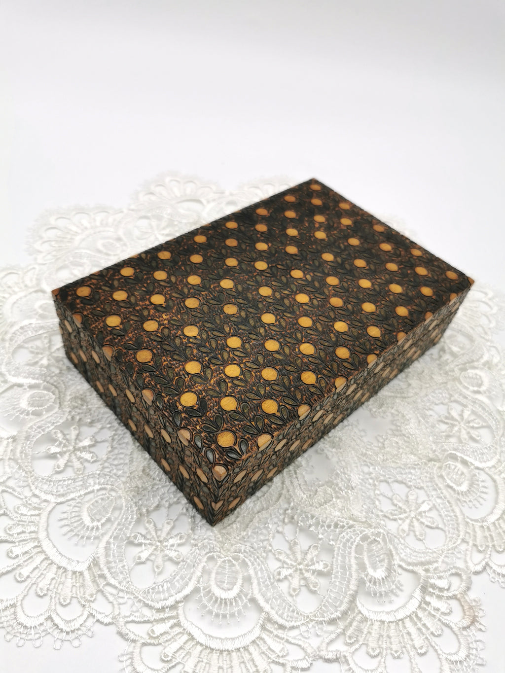 Vintage Mid-Century Pyrography Wooden Trinket Box - Stylised Floral Pattern