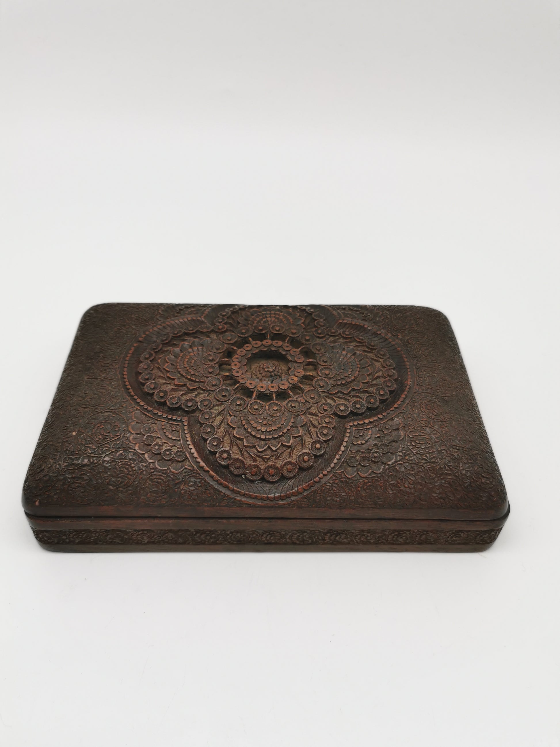 Antique/Vintage Anglo-Indian Hand-Carved Walnut Trinket Box – Kashmiri Foliate Design (c.1920s)
