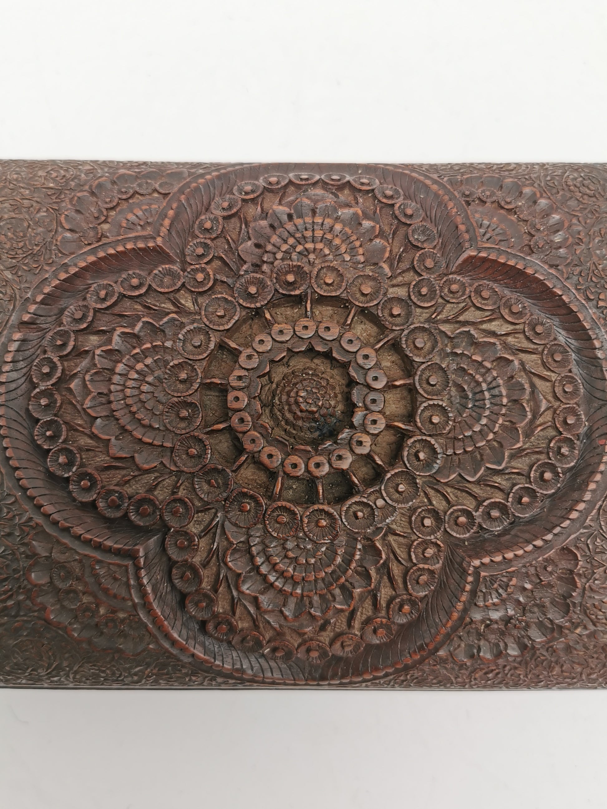 Antique/Vintage Anglo-Indian Hand-Carved Walnut Trinket Box – Kashmiri Foliate Design (c.1920s)