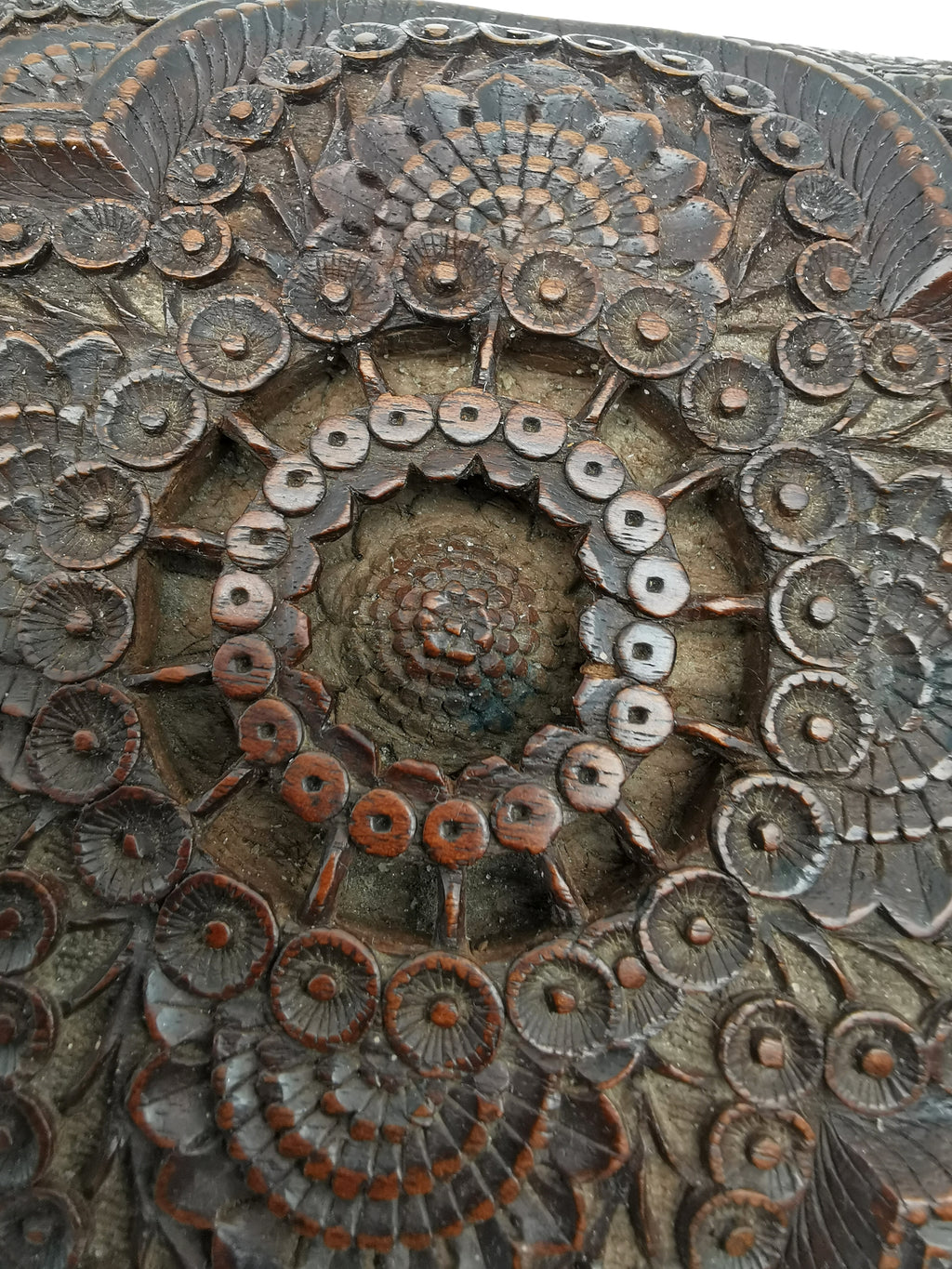 Antique/Vintage Anglo-Indian Hand-Carved Walnut Trinket Box – Kashmiri Foliate Design (c.1920s)