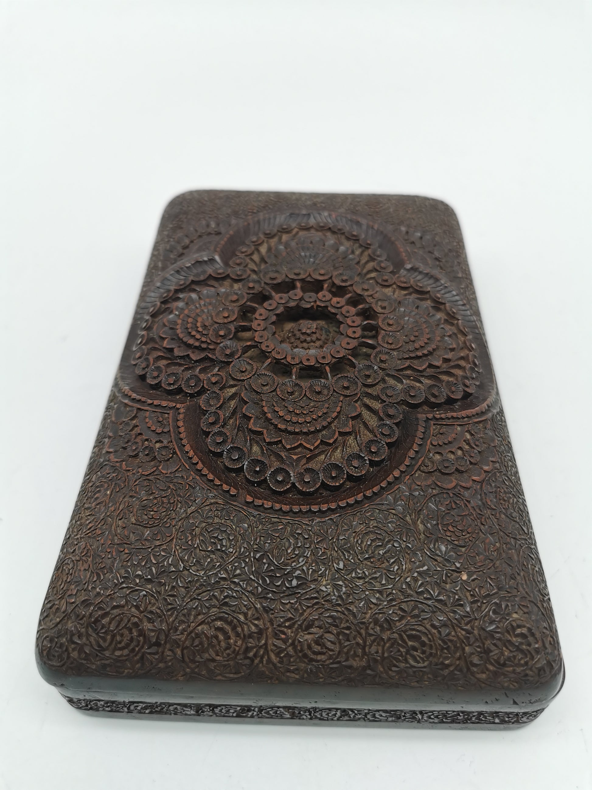 Antique/Vintage Anglo-Indian Hand-Carved Walnut Trinket Box – Kashmiri Foliate Design (c.1920s)