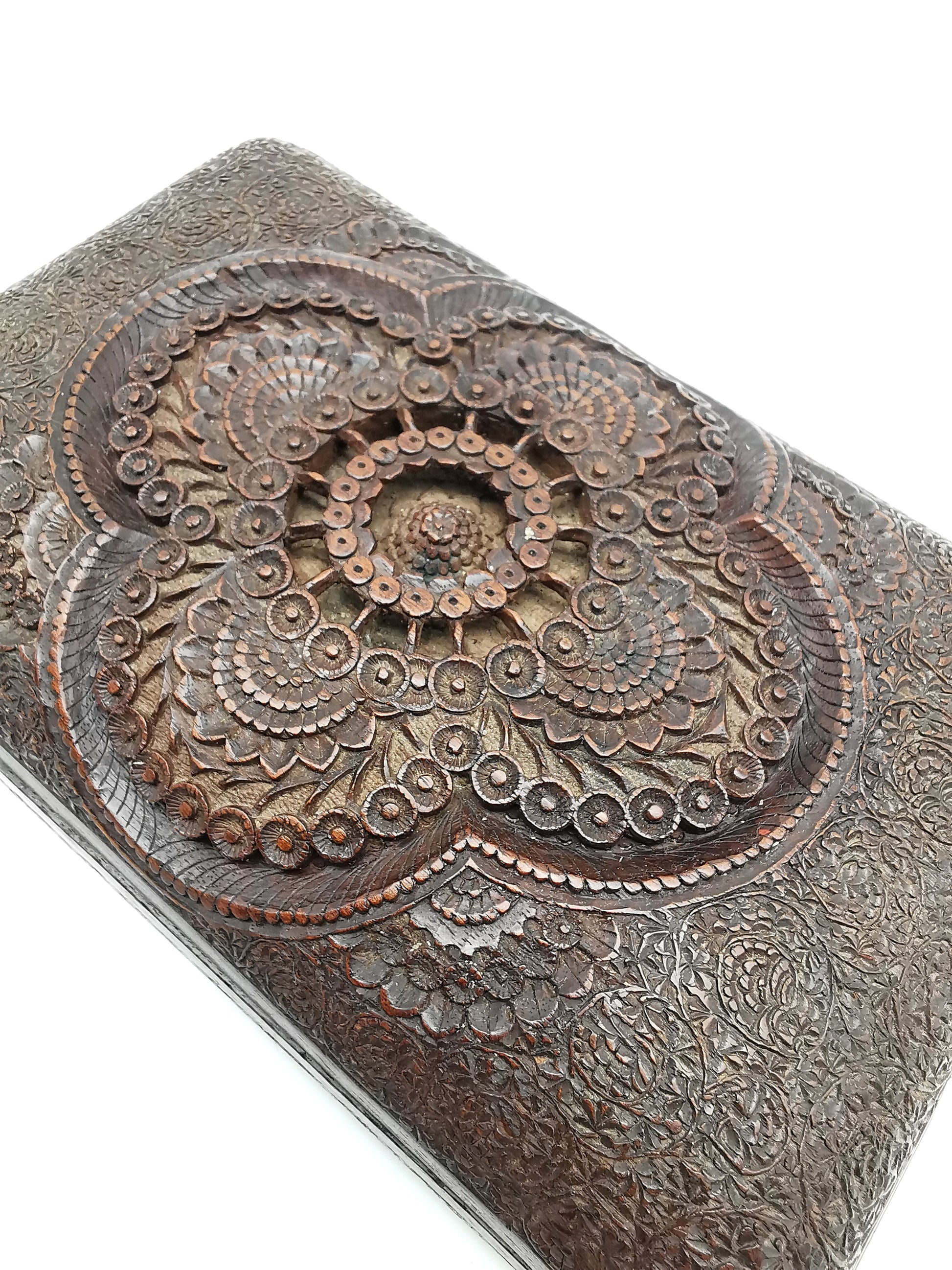 Antique/Vintage Anglo-Indian Hand-Carved Walnut Trinket Box – Kashmiri Foliate Design (c.1920s)