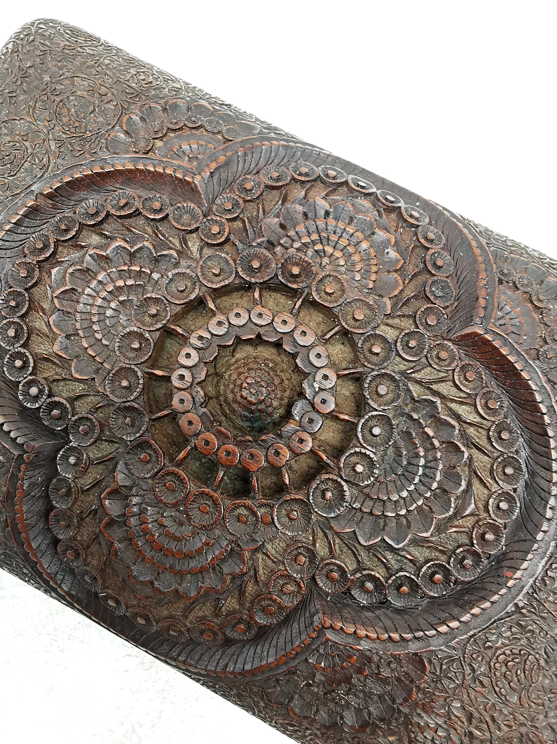 Antique/Vintage Anglo-Indian Hand-Carved Walnut Trinket Box – Kashmiri Foliate Design (c.1920s)