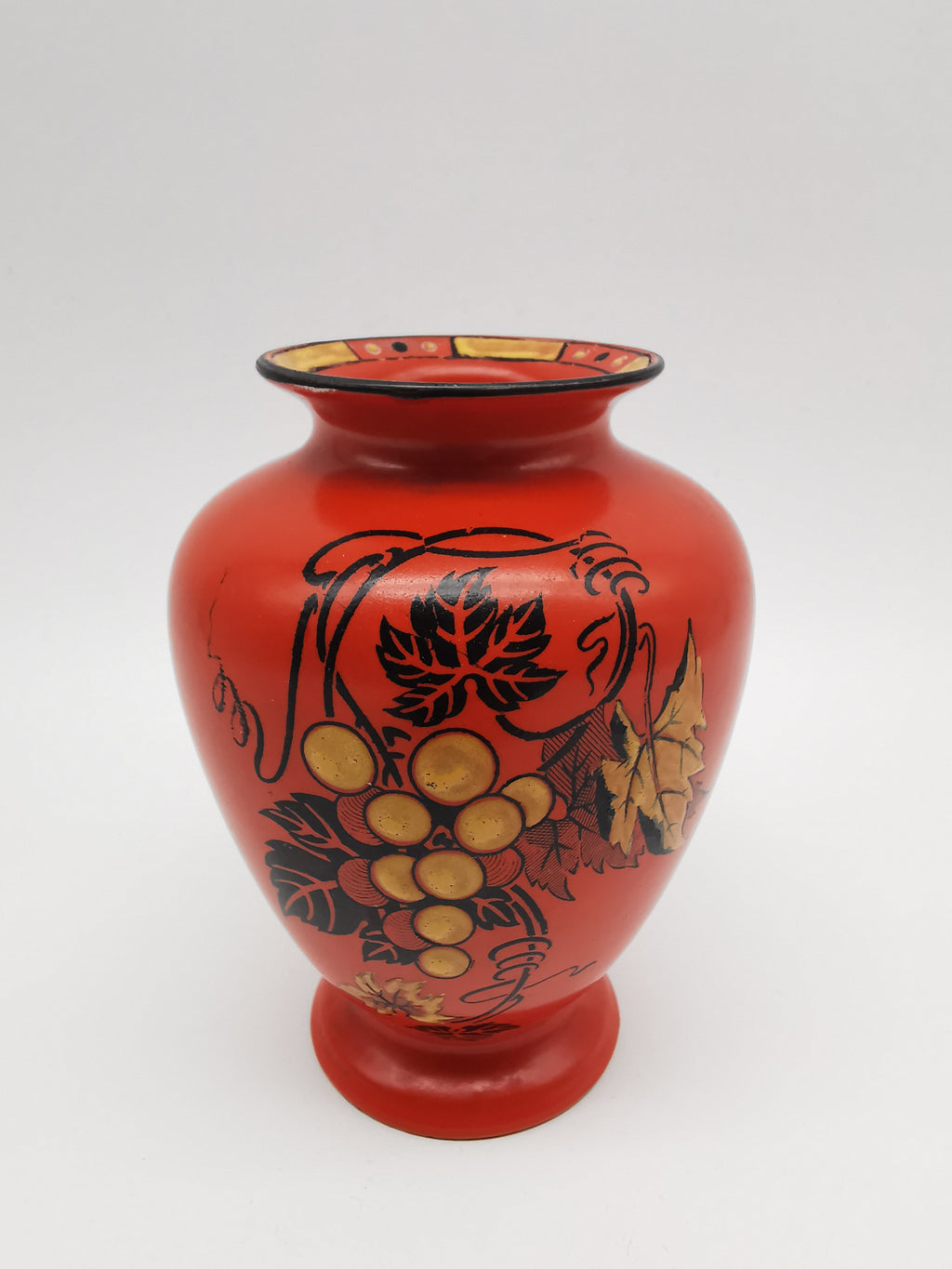 Art Deco Shelley England Vase - Grapevine Pattern No. 8632 (c. 1930)