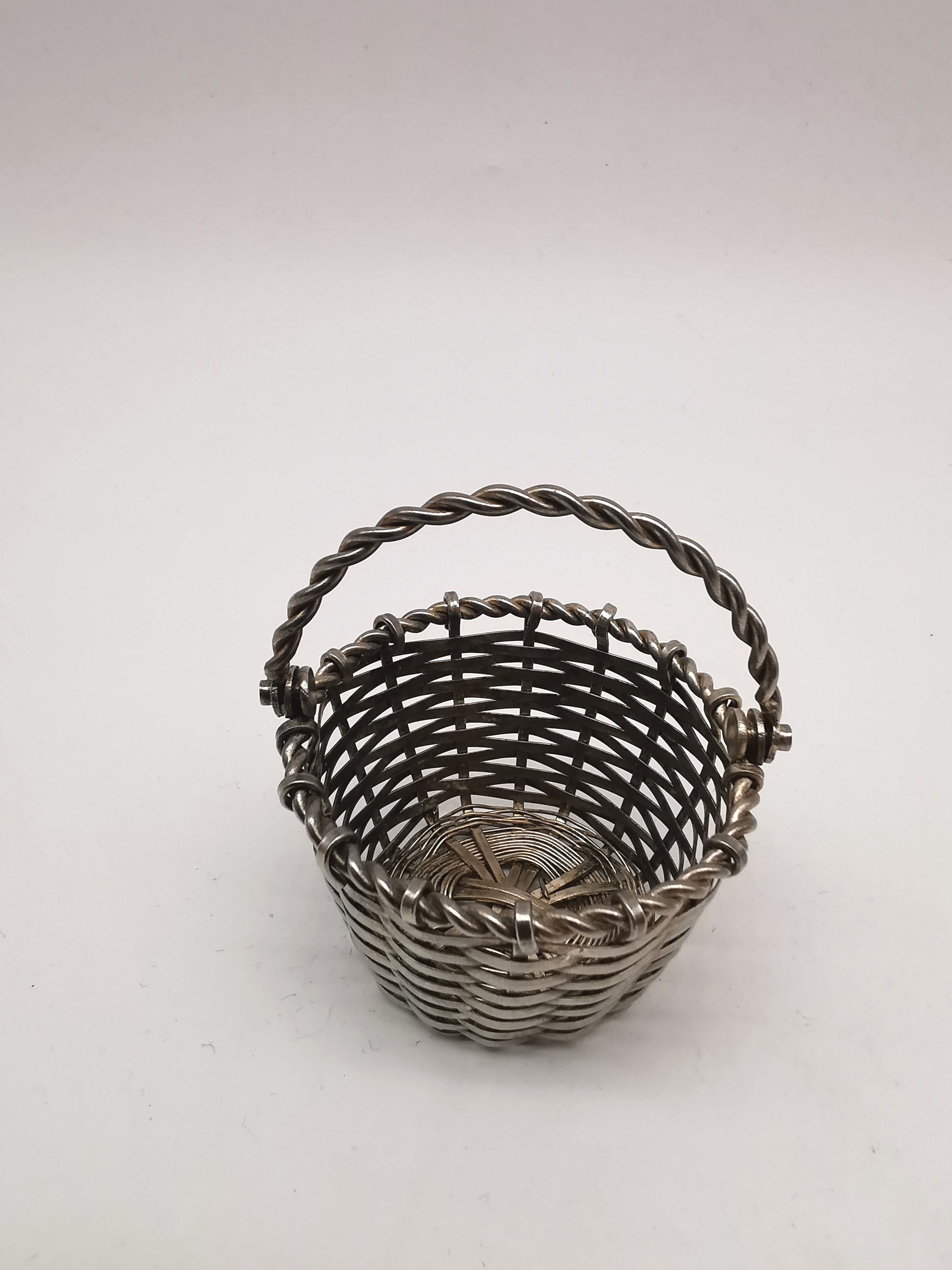 Set of 8 Vintage Silver Plated Apple Place Card Holders with Woven Basket