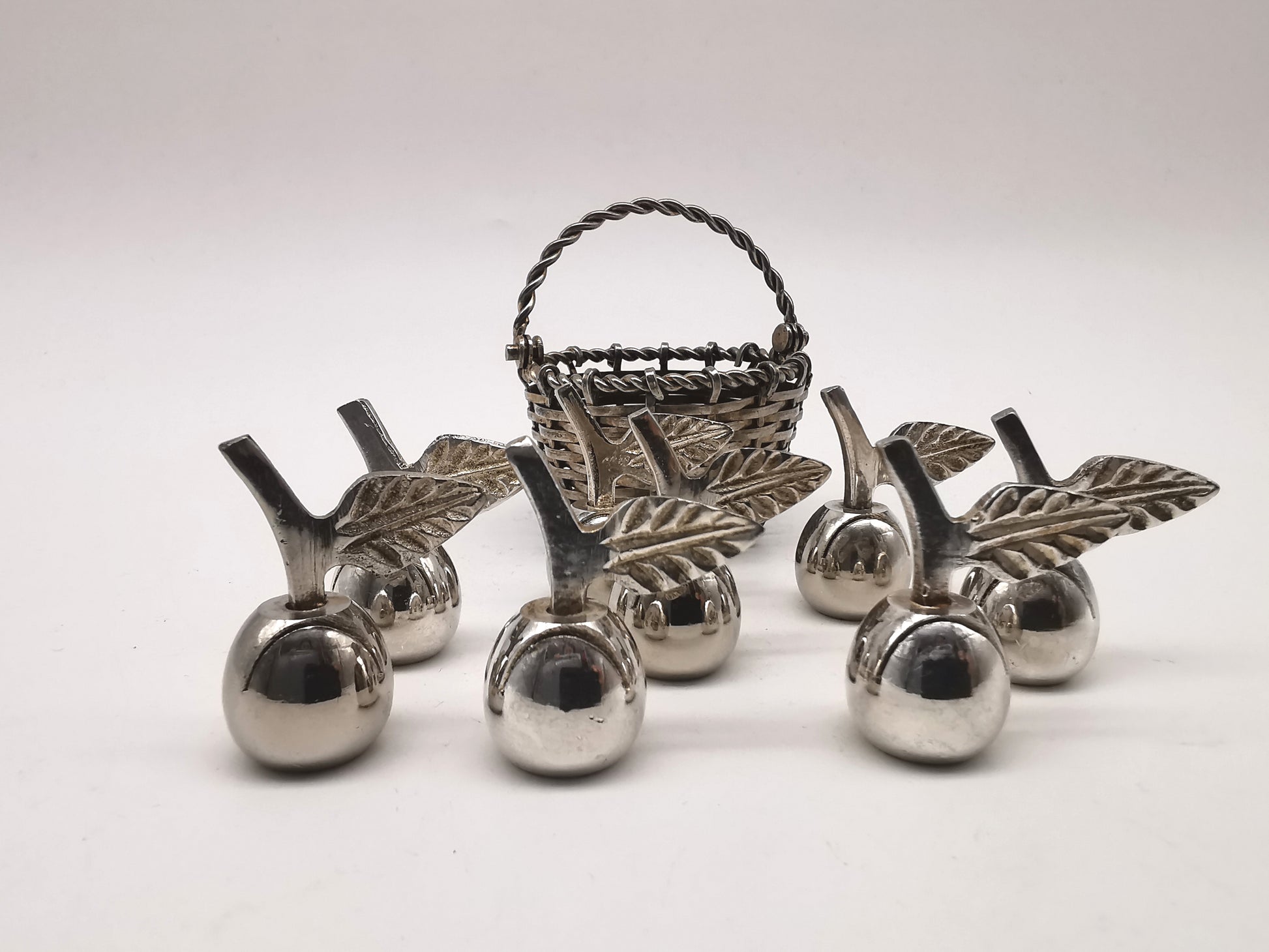 Set of 8 Vintage Silver Plated Apple Place Card Holders with Woven Basket