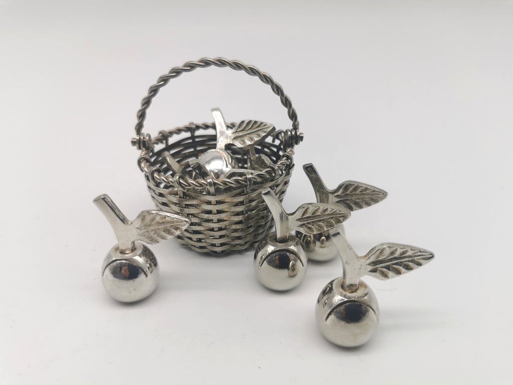 Set of 8 Vintage Silver Plated Apple Place Card Holders with Woven Basket