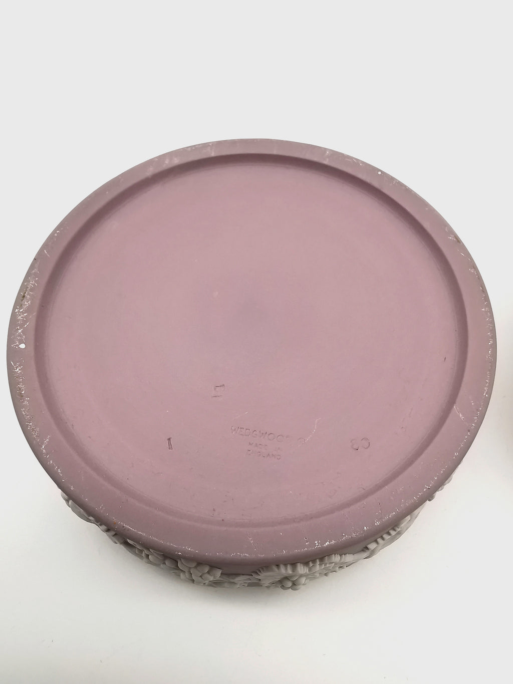 Vintage Wedgwood Lilac Jasperware Round Grapevine Lidded Trinket Box, 12.5cm diameter