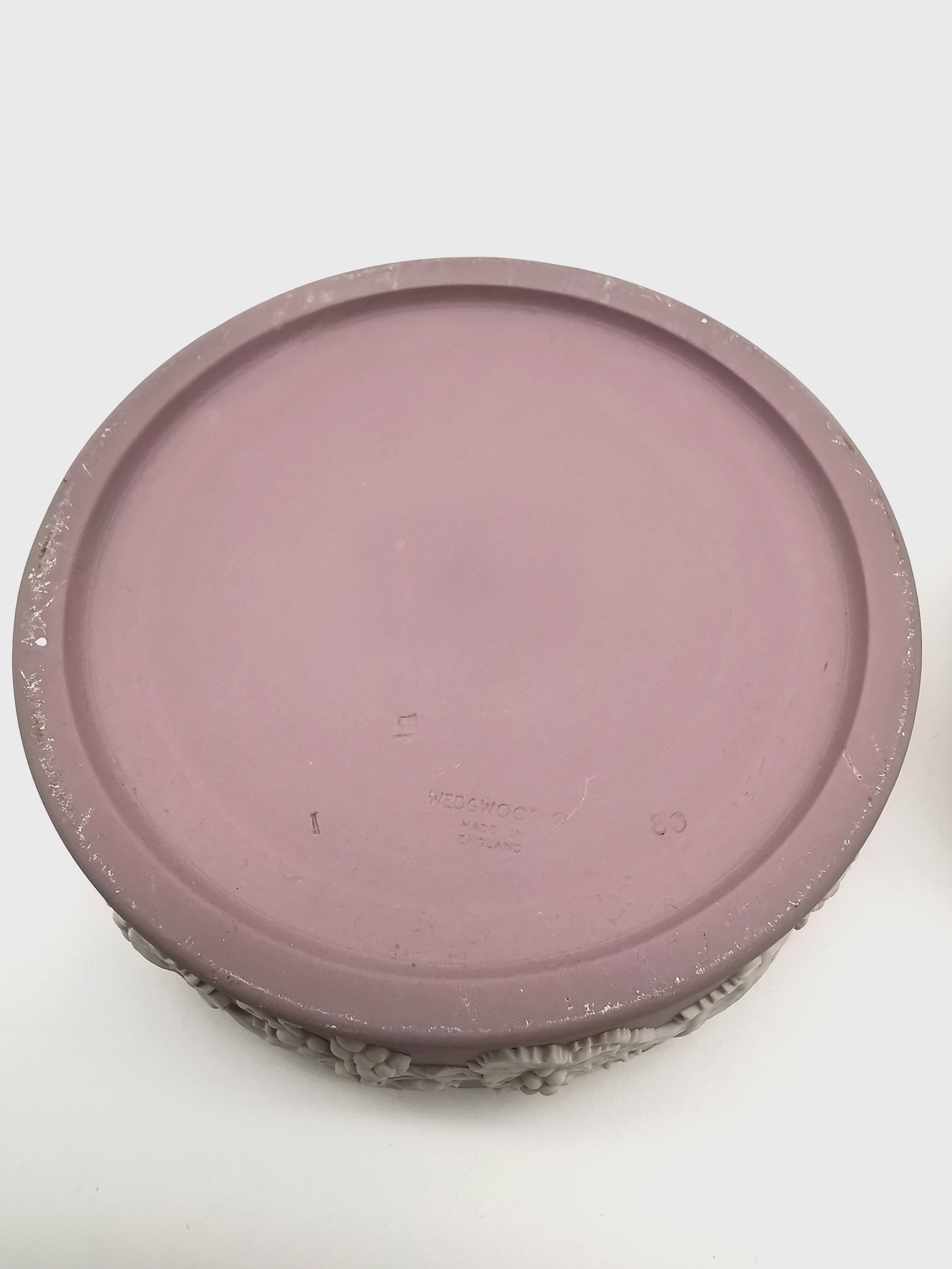 Vintage Wedgwood Lilac Jasperware Round Grapevine Lidded Trinket Box, 12.5cm diameter