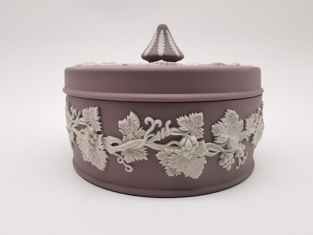 Vintage Wedgwood Lilac Jasperware Round Grapevine Lidded Trinket Box, 12.5cm diameter