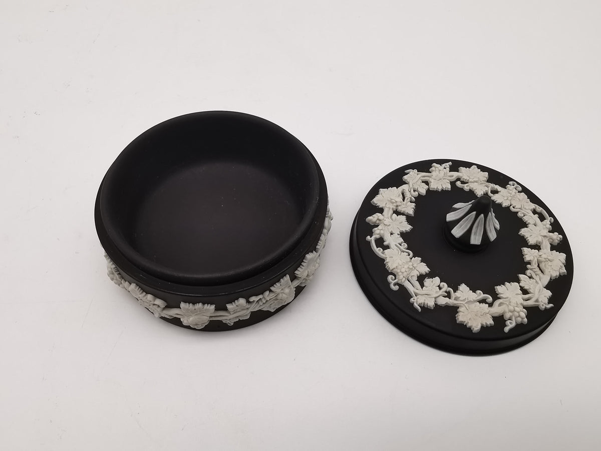 Vintage Wedgwood Black Jasperware Lidded Trinket Box – Neoclassical White Grapevine Relief