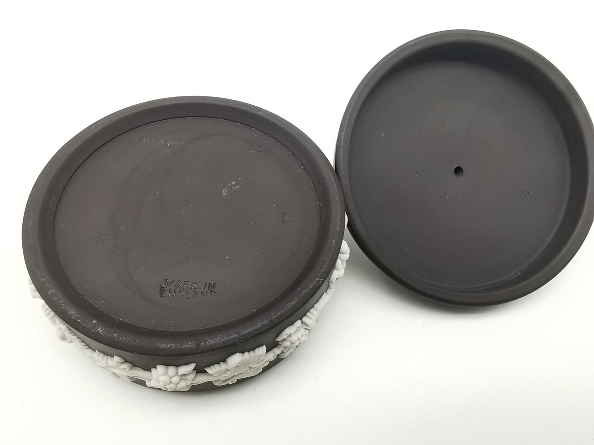 Vintage Wedgwood Black Jasperware Lidded Trinket Box – Neoclassical White Grapevine Relief