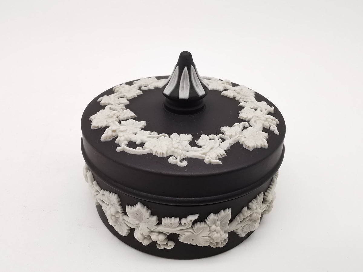 Vintage Wedgwood Black Jasperware Lidded Trinket Box – Neoclassical White Grapevine Relief