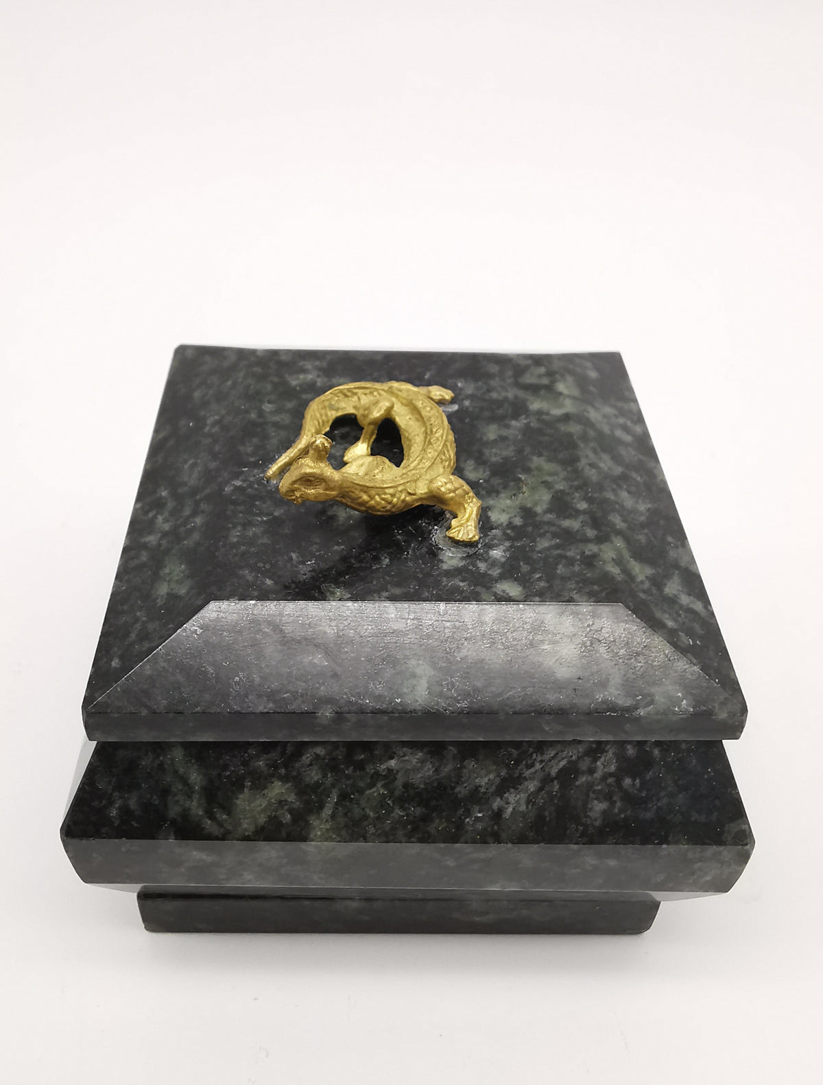Vintage Green Serpentine Stone Trinket Box with Lizard Finial