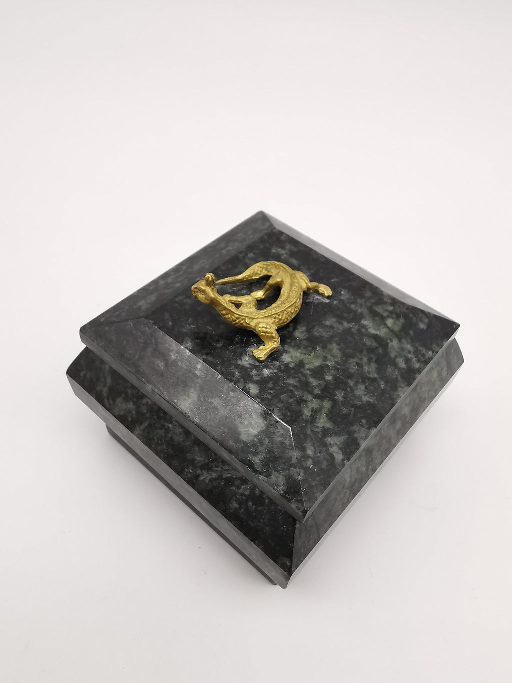 Vintage Green Serpentine Stone Trinket Box with Lizard Finial