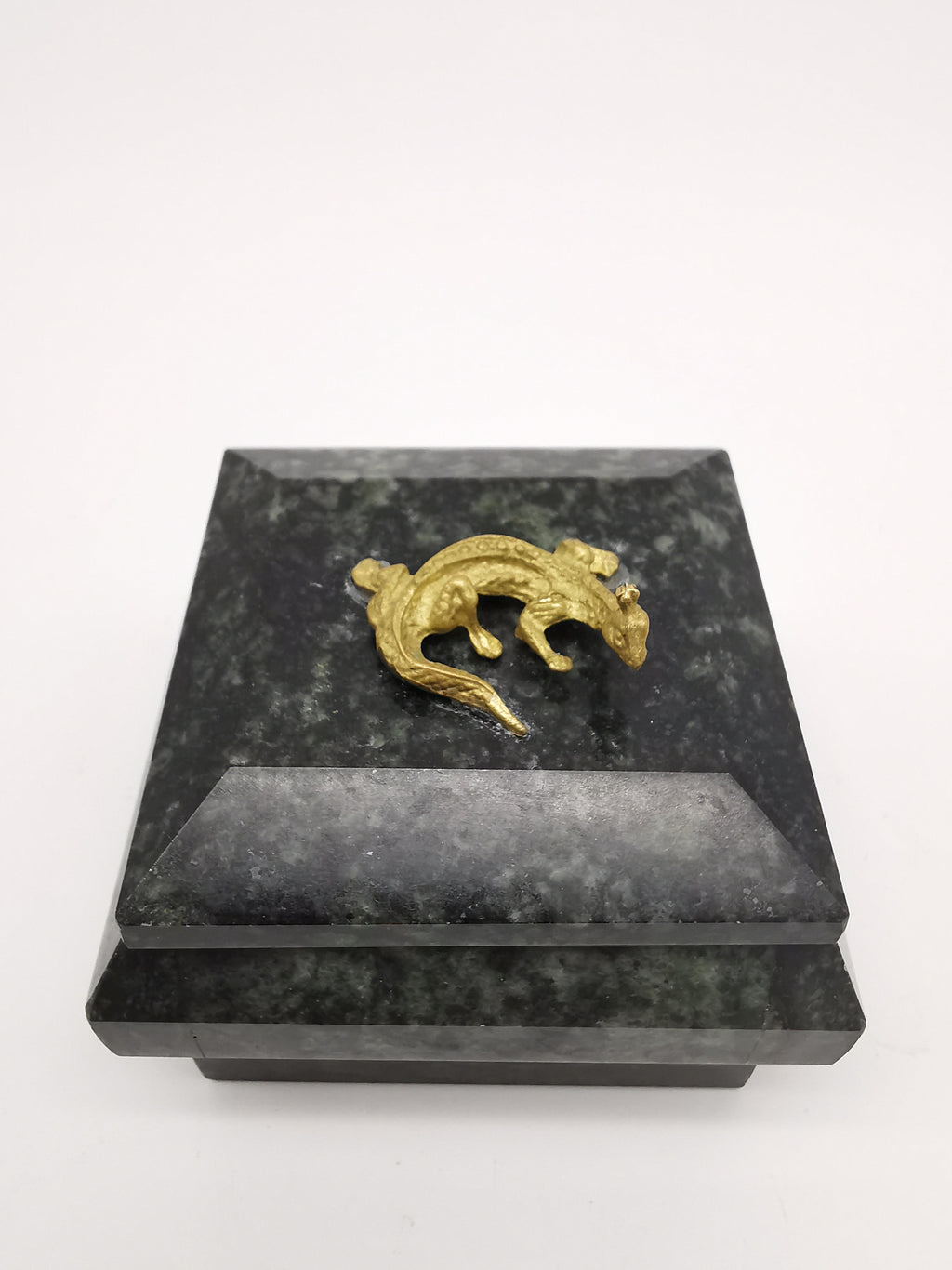 Vintage Green Serpentine Stone Trinket Box with Lizard Finial